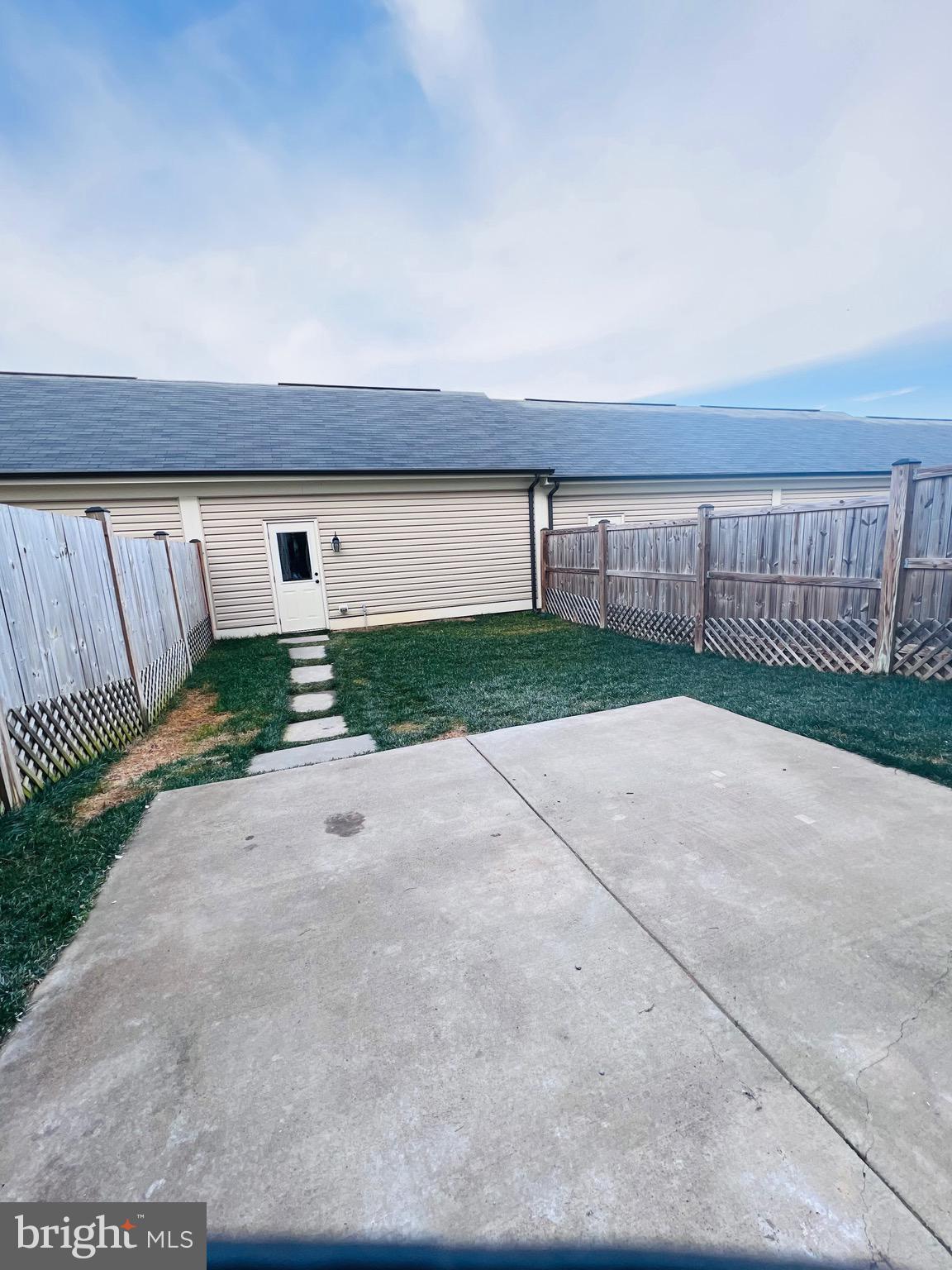 EMBREY MILL - Residential Lease