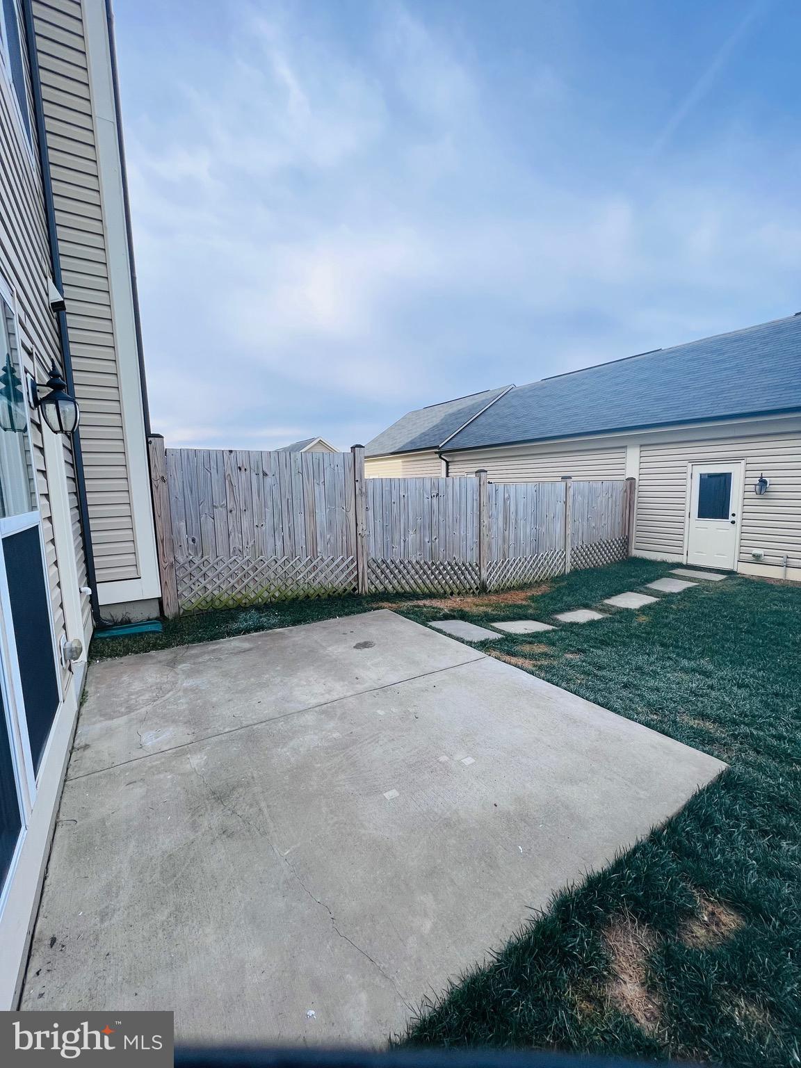 EMBREY MILL - Residential Lease