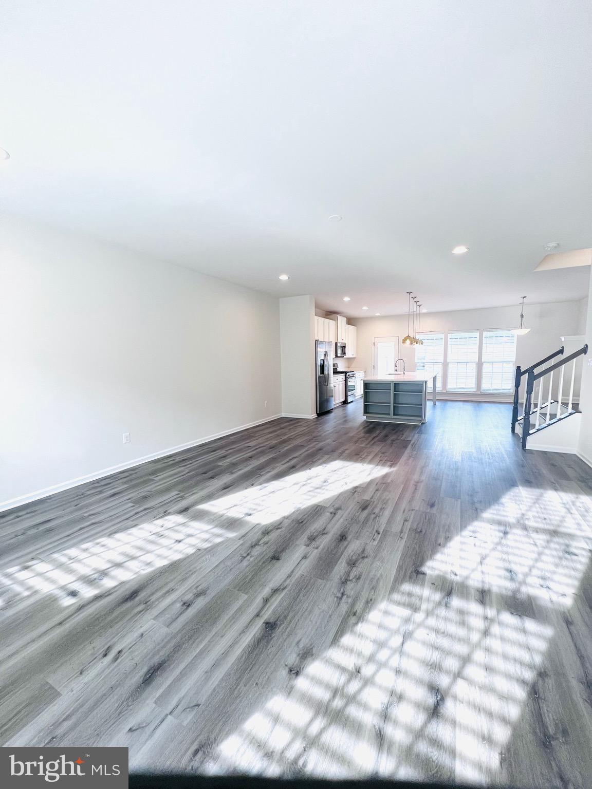 EMBREY MILL - Residential Lease