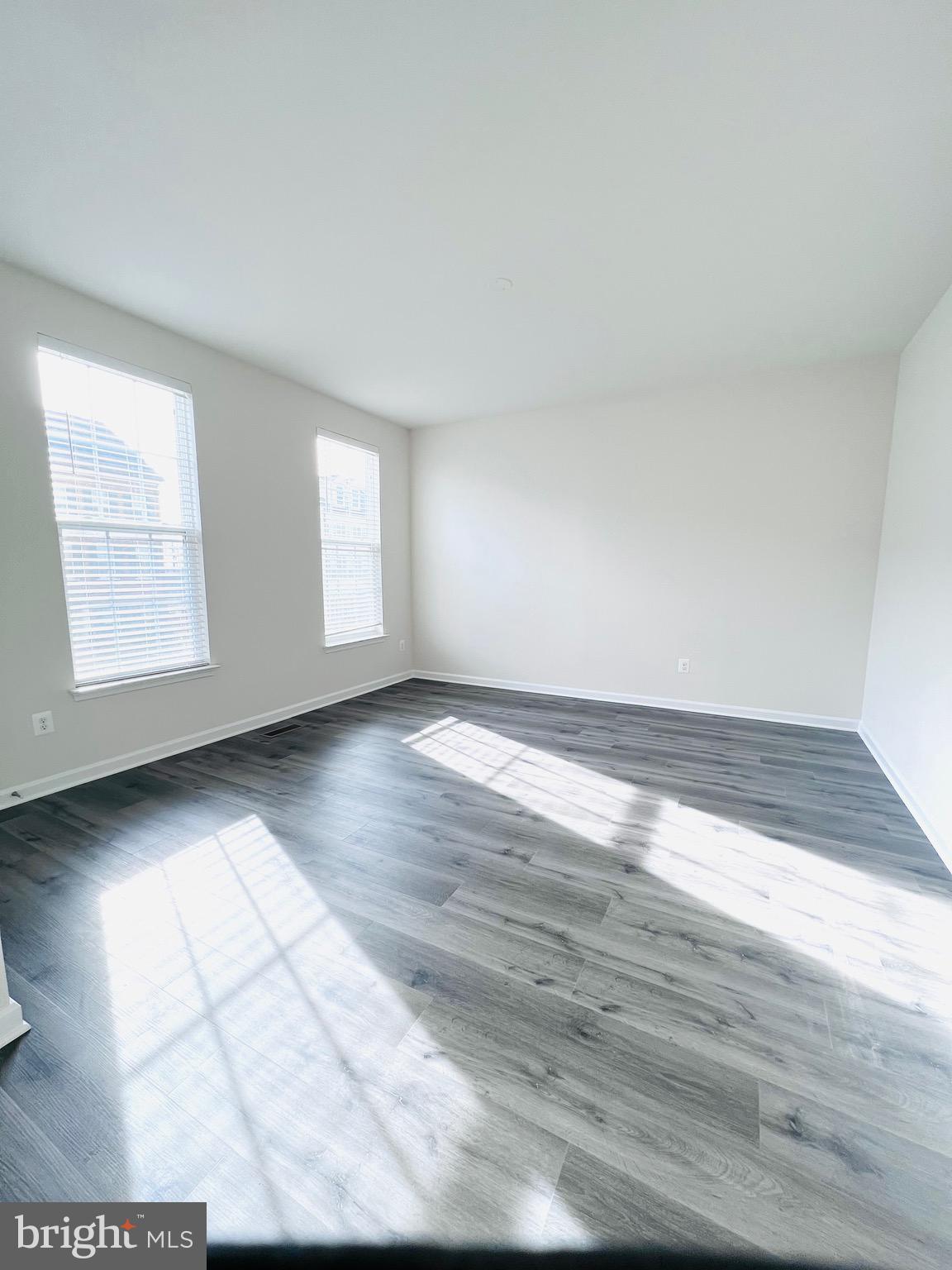 EMBREY MILL - Residential Lease