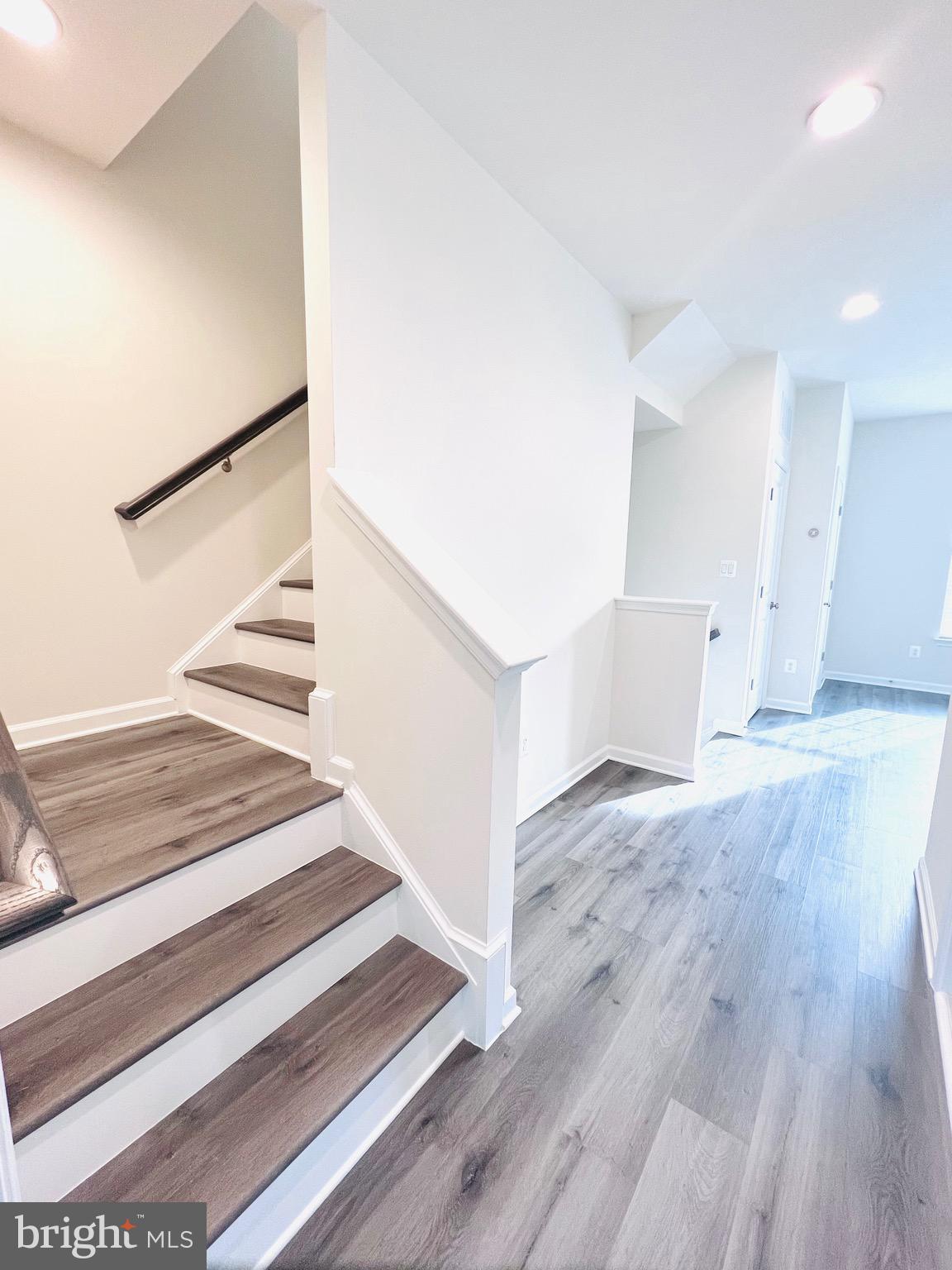 EMBREY MILL - Residential Lease