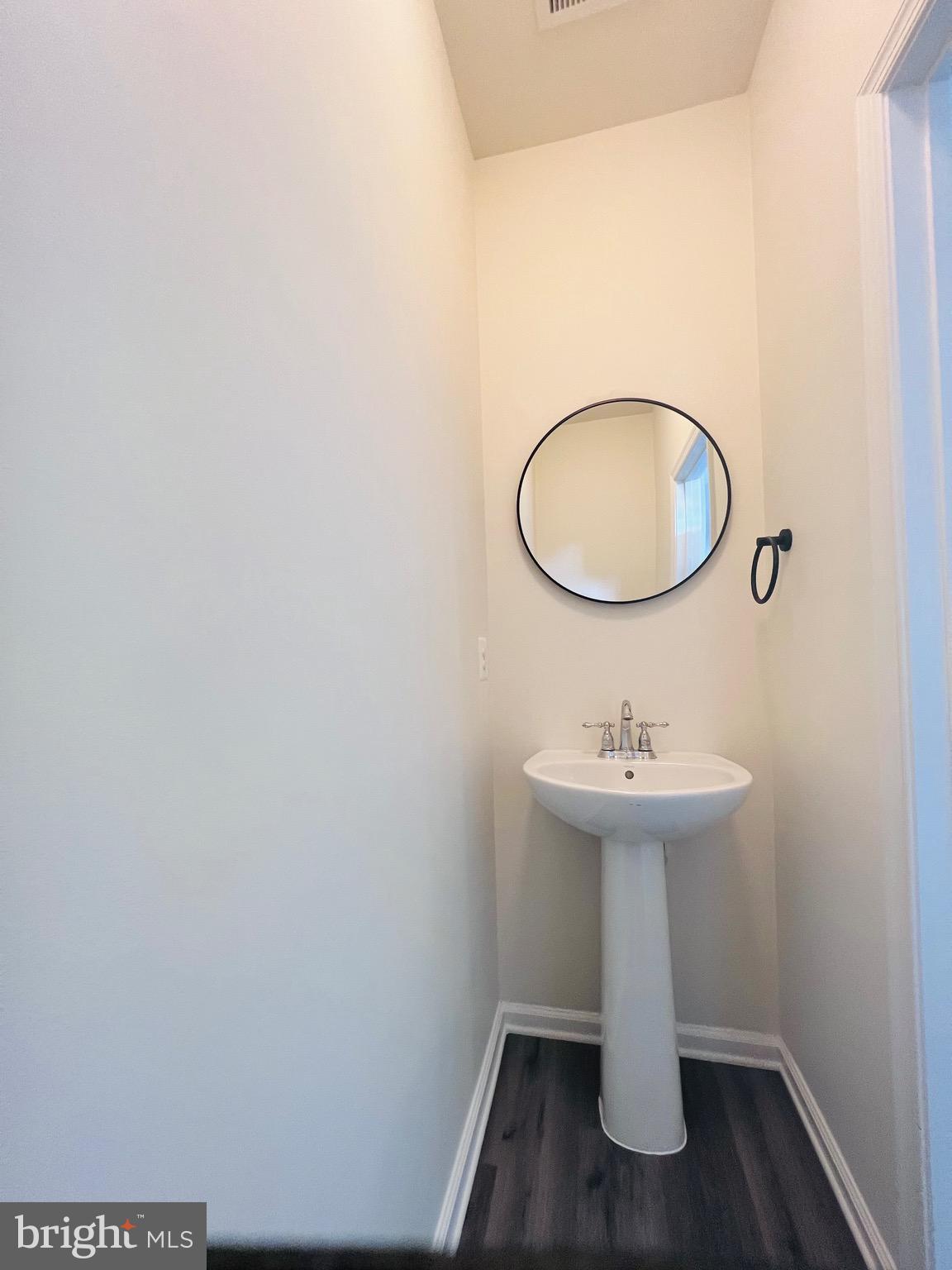 EMBREY MILL - Residential Lease