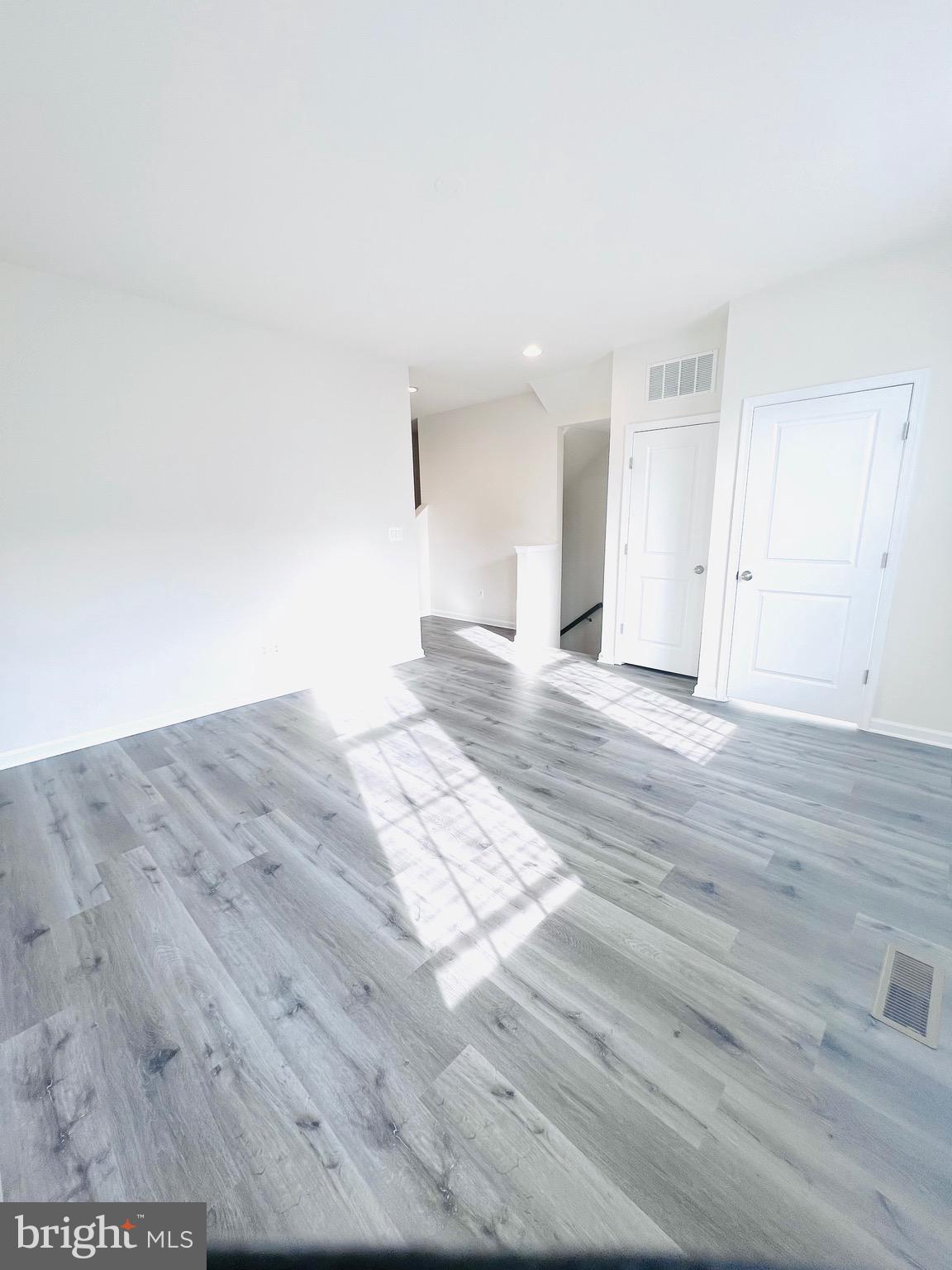 EMBREY MILL - Residential Lease