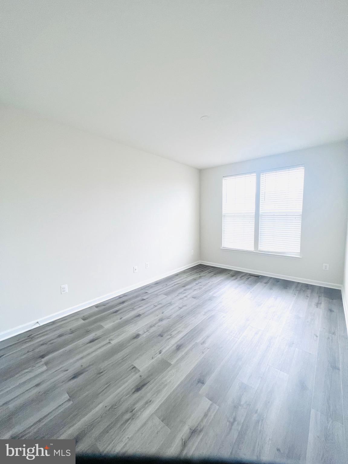 EMBREY MILL - Residential Lease