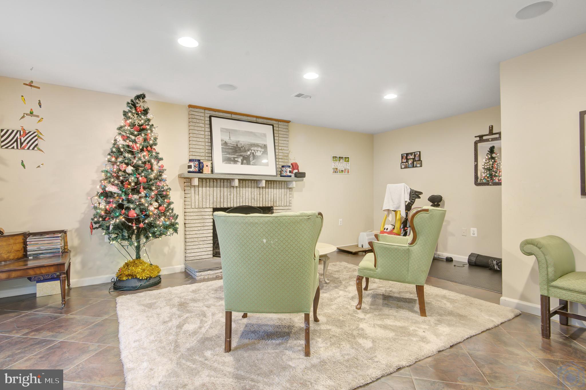 CREST PARK - Residential