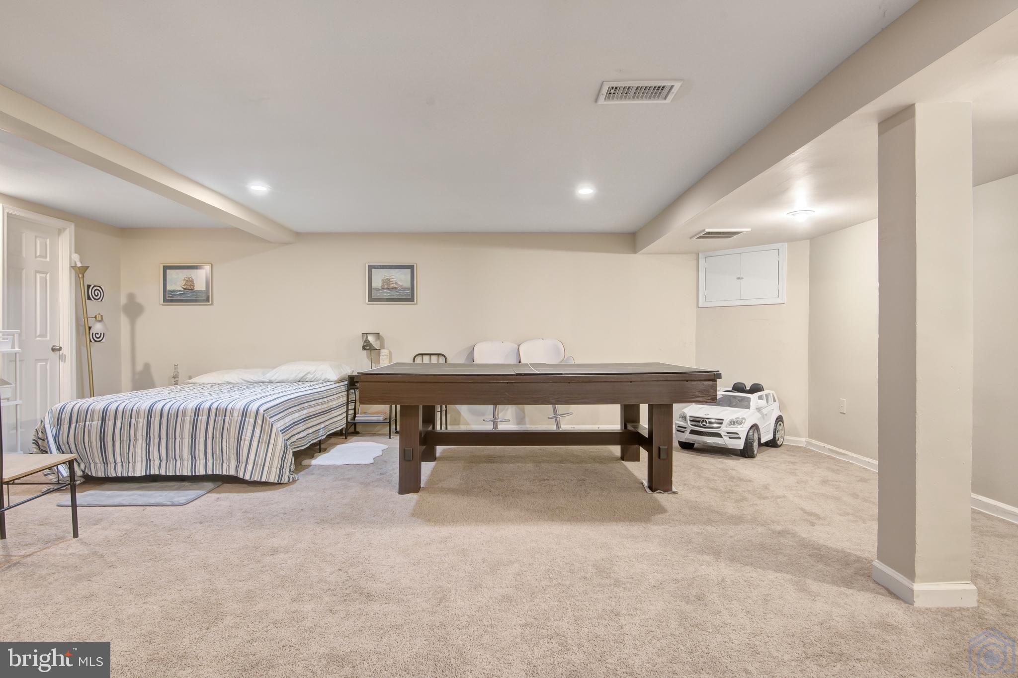 CREST PARK - Residential