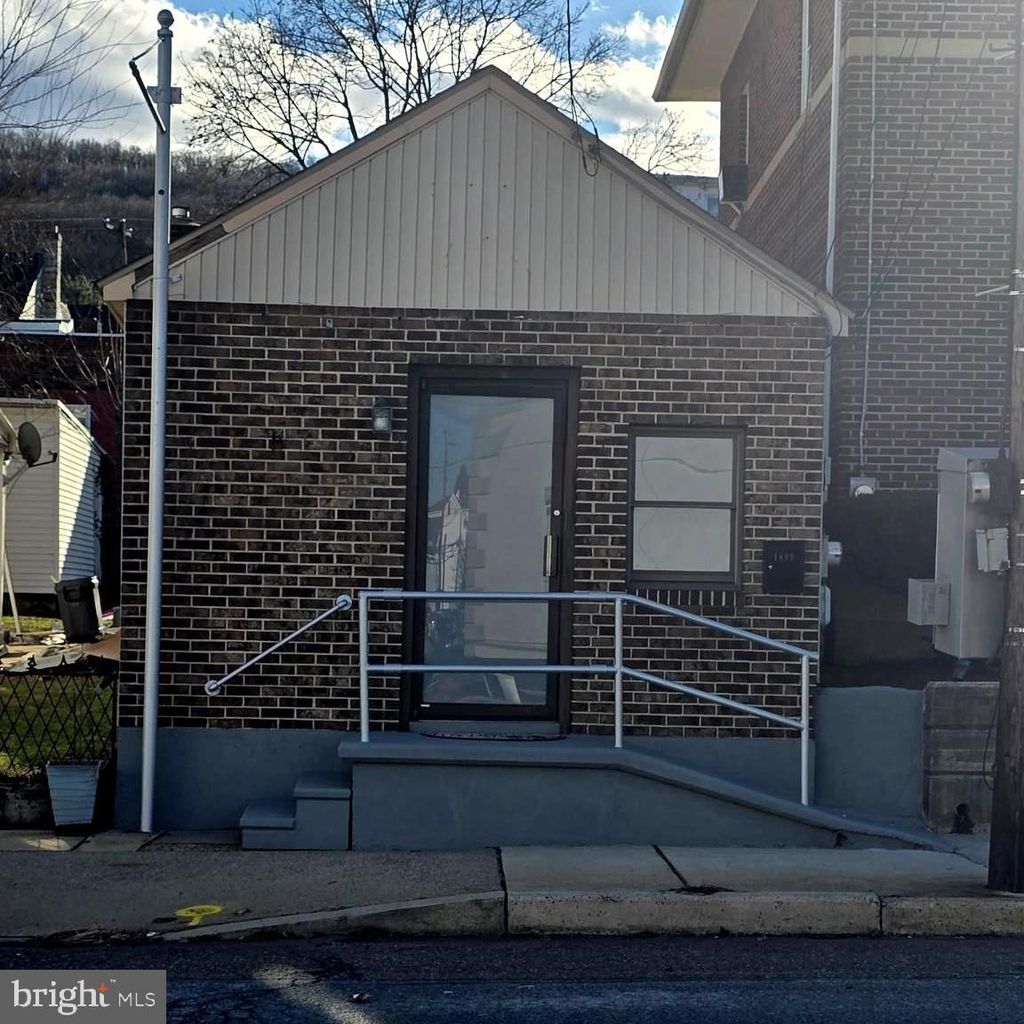 Photo of 1809 W Market Street, POTTSVILLE, PA 17901 (MLS # PASK2024952)