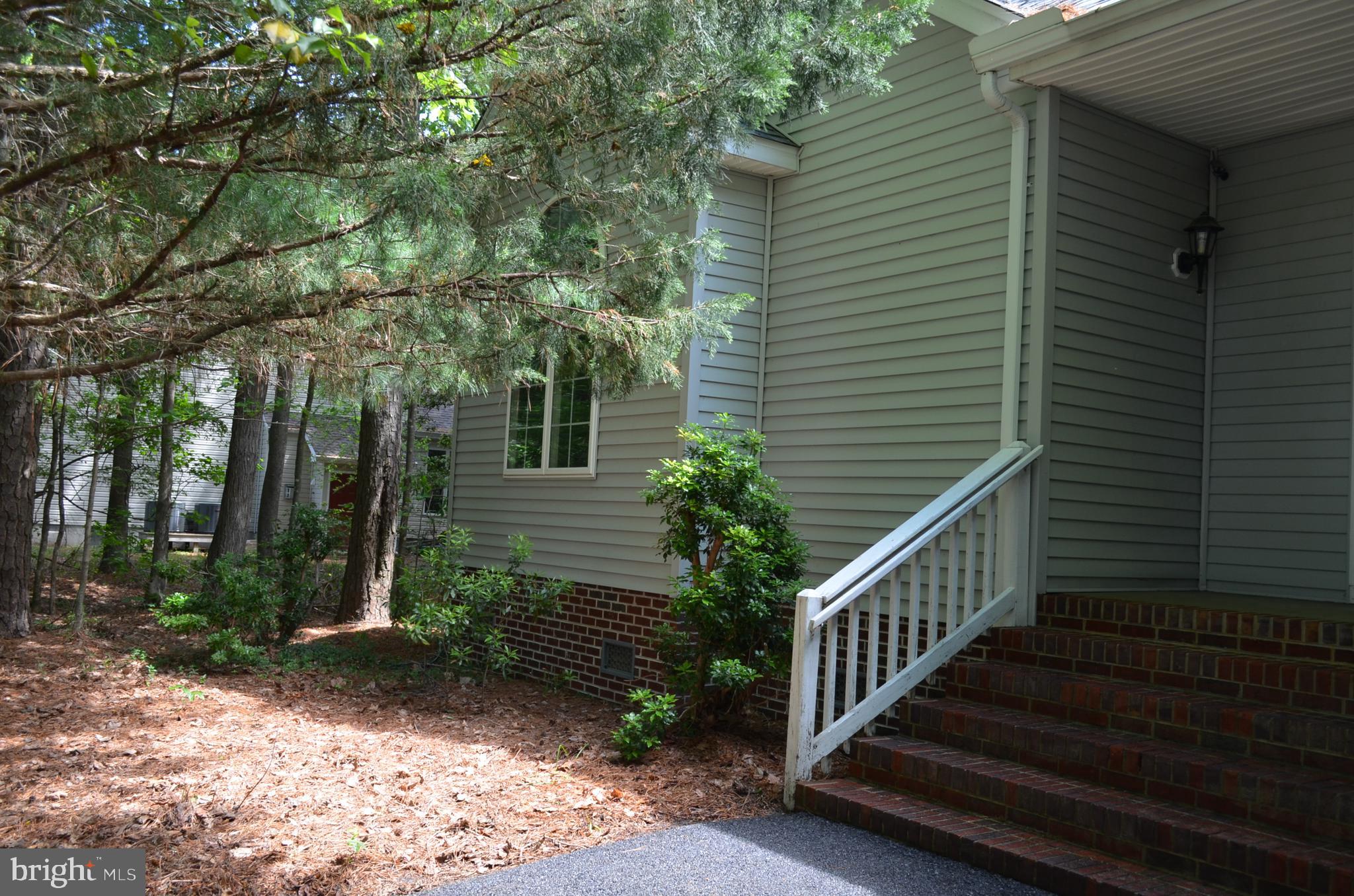 GOLF CLUB SHORES III - Residential