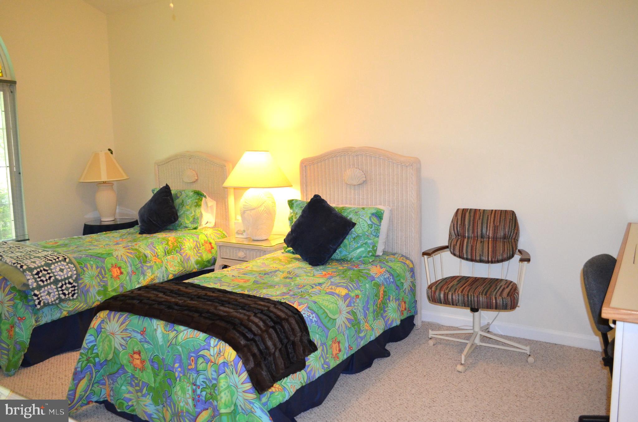 GOLF CLUB SHORES III - Residential