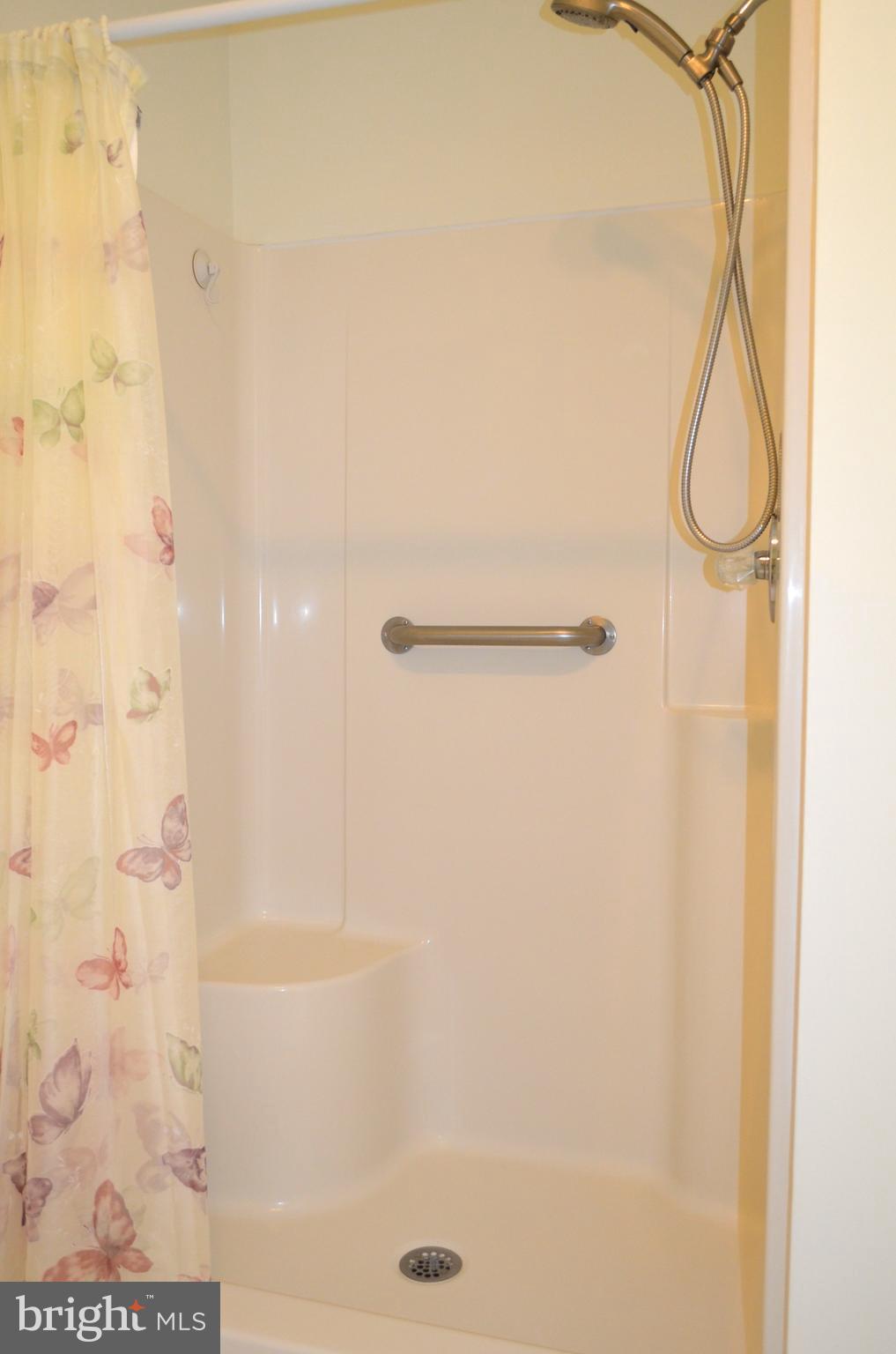 GOLF CLUB SHORES III - Residential