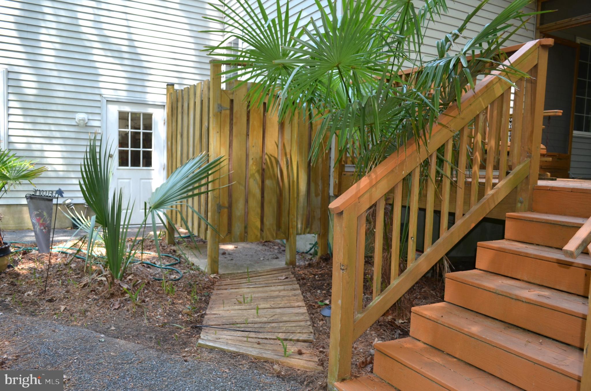 GOLF CLUB SHORES III - Residential