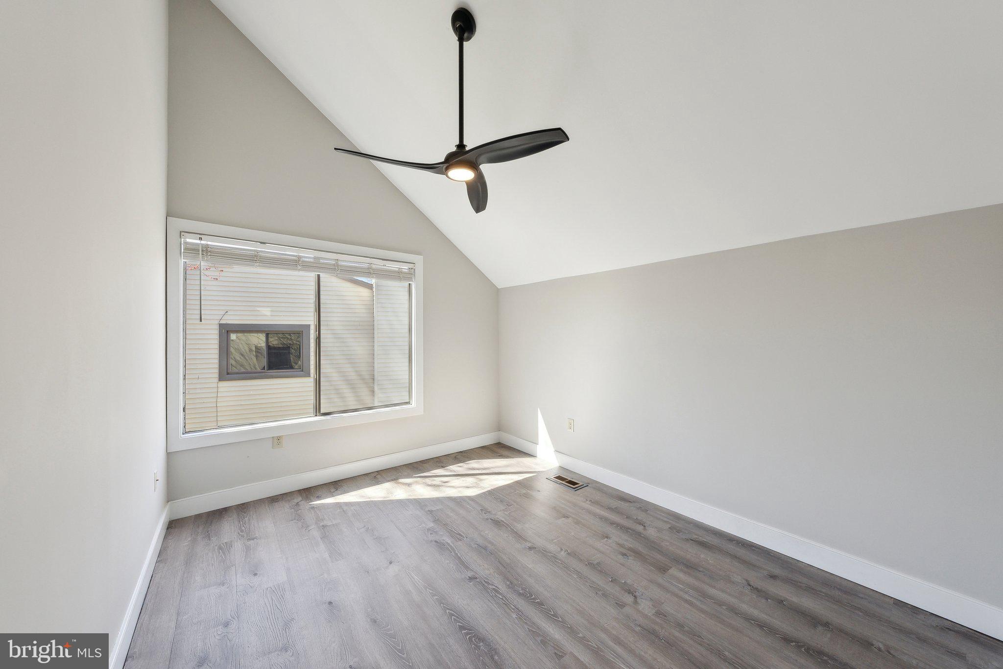 STONEYBROOKE - Residential