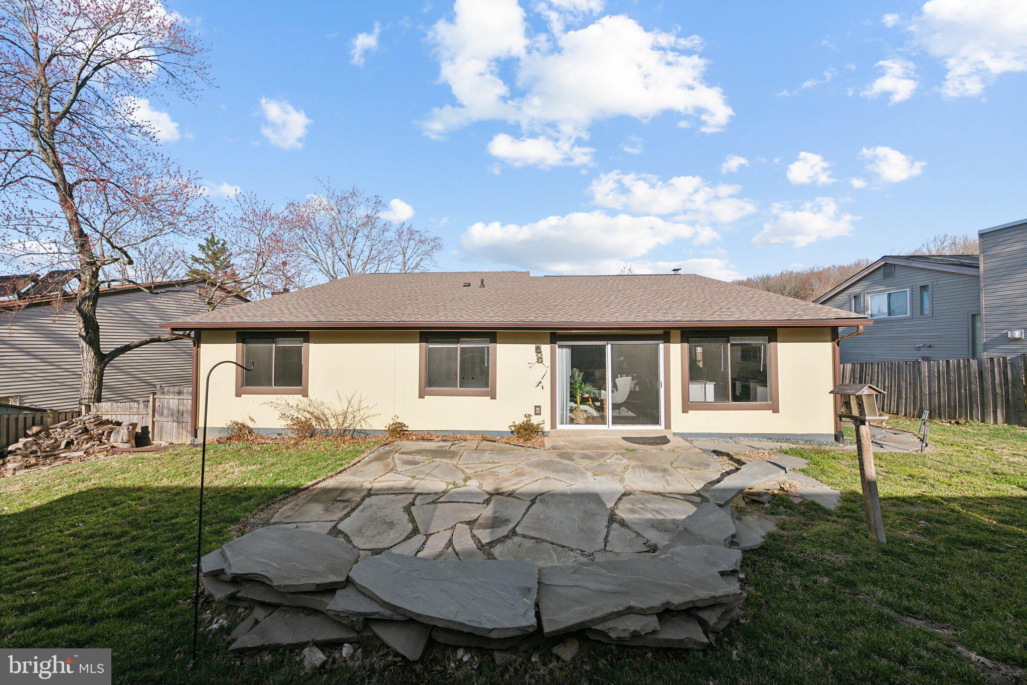 STONEYBROOKE - Residential