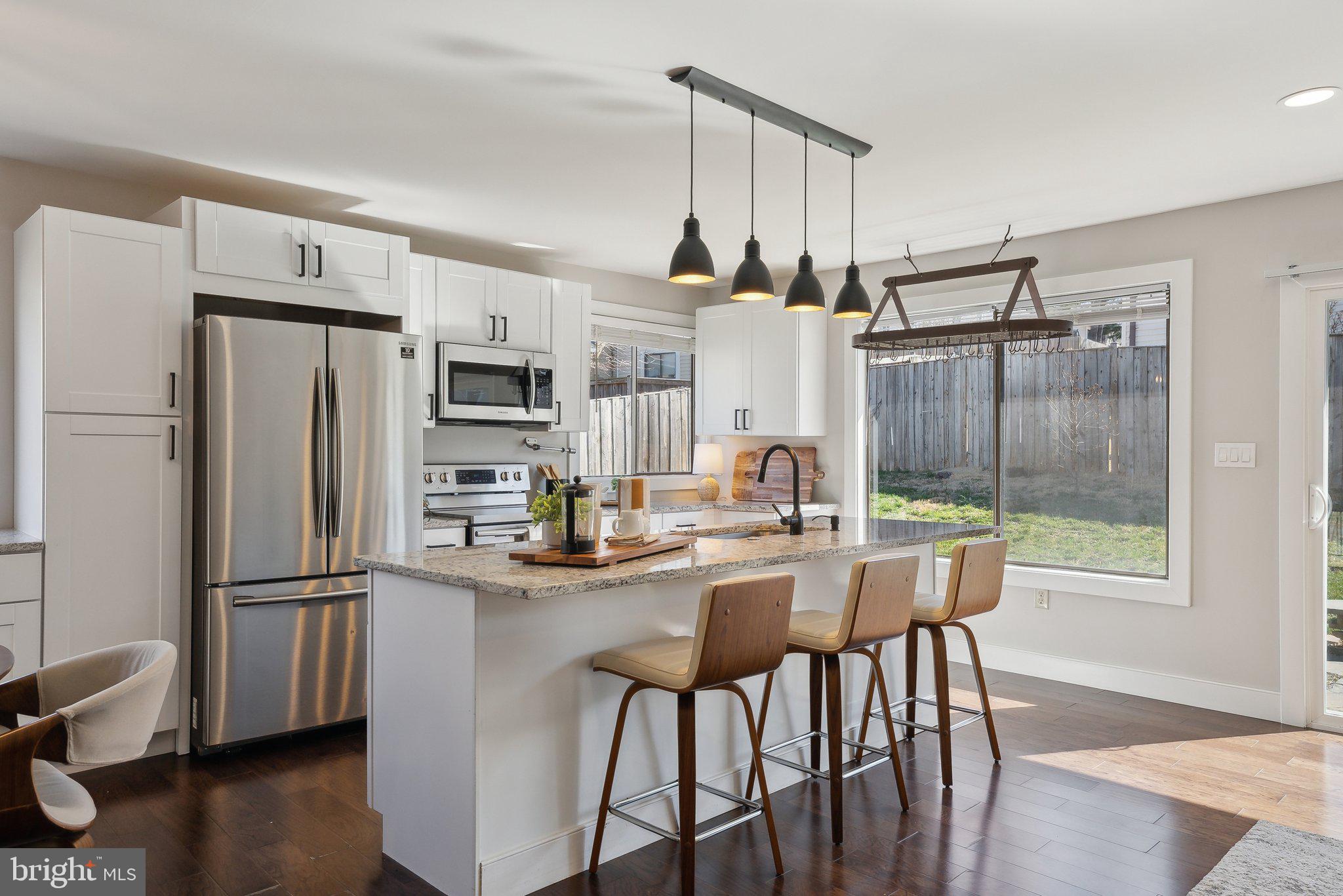 STONEYBROOKE - Residential