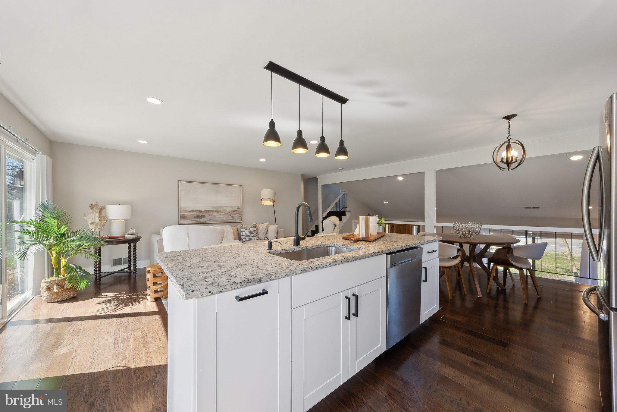 STONEYBROOKE - Residential