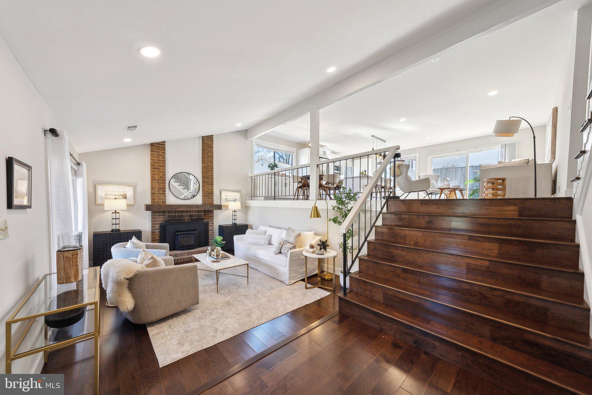 STONEYBROOKE - Residential