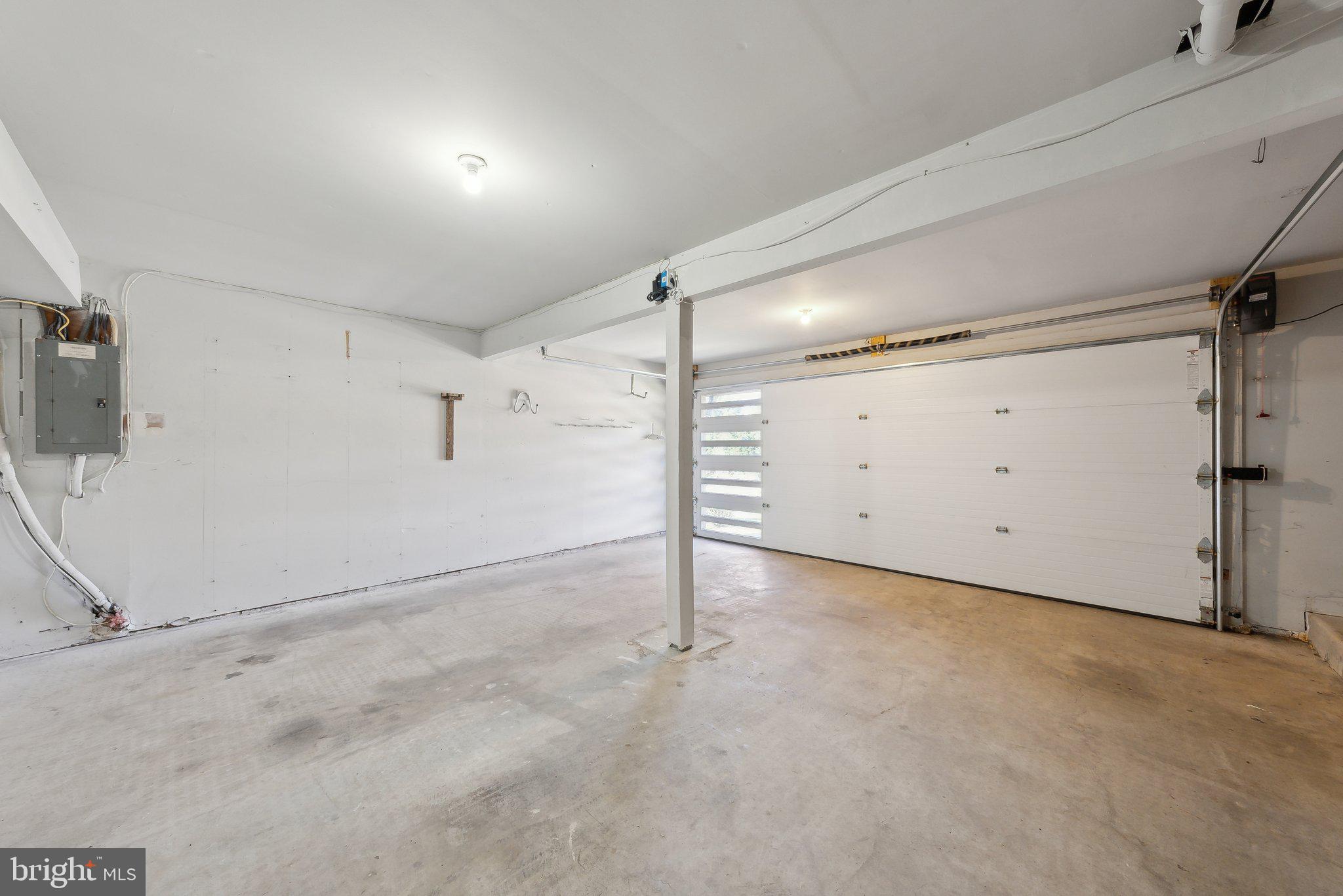 STONEYBROOKE - Residential