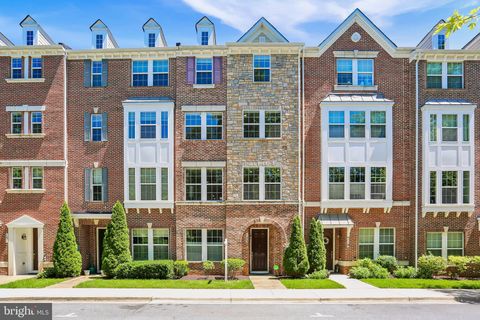 Townhouse For Sale - 123 Fairbanks Drive<br/> GAITHERSBURG, MD 20877