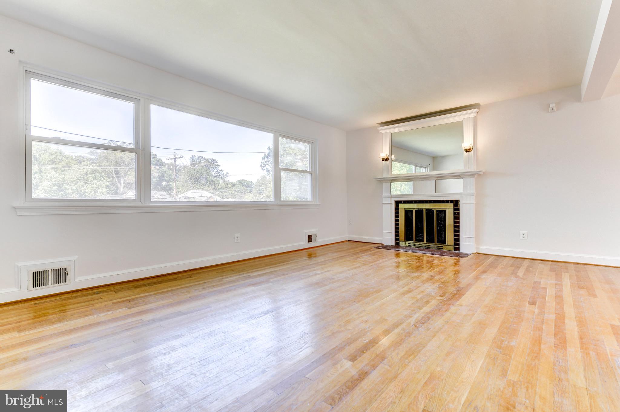 ROCK SPRING - Residential Lease