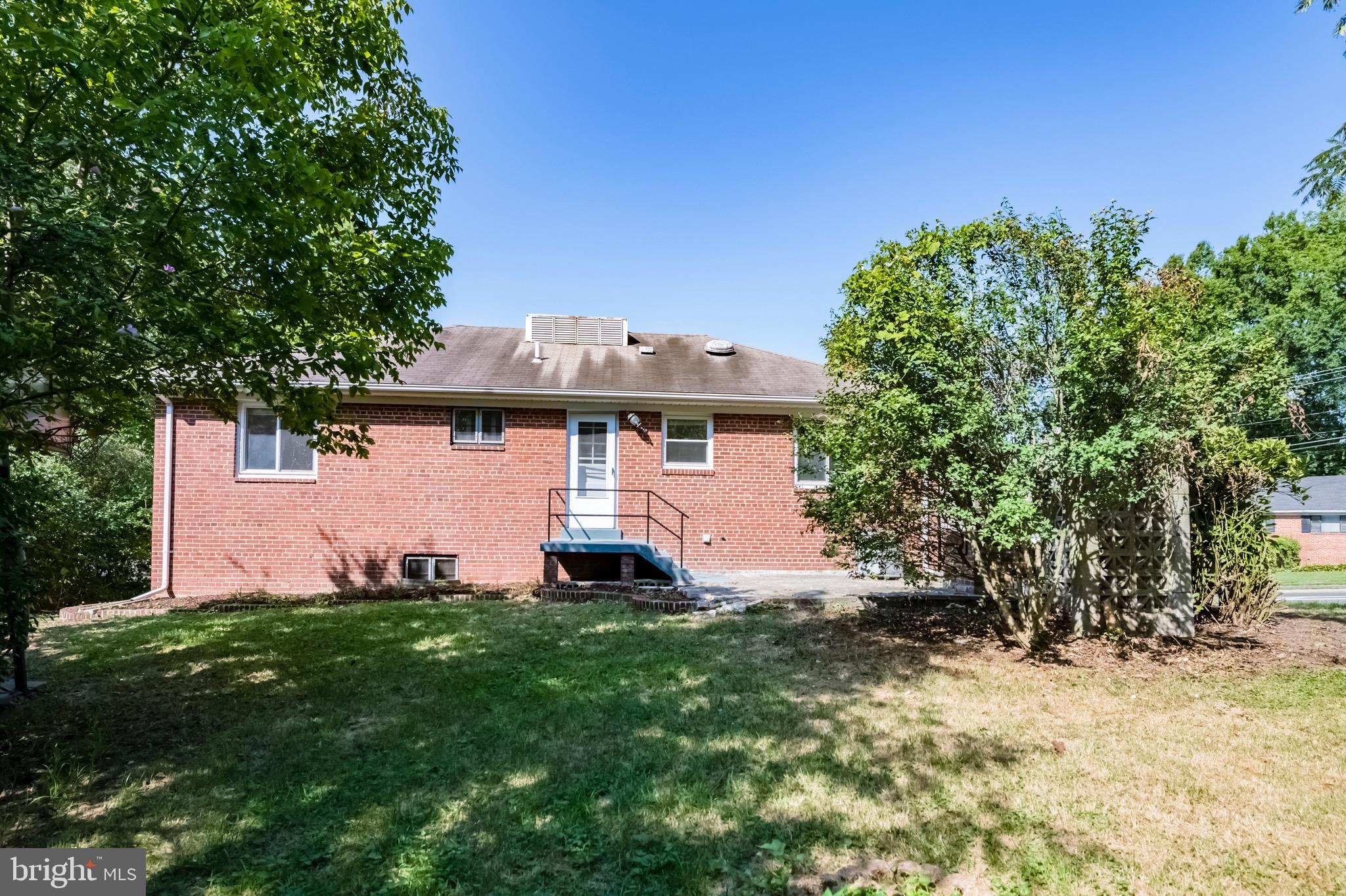 ROCK SPRING - Residential Lease