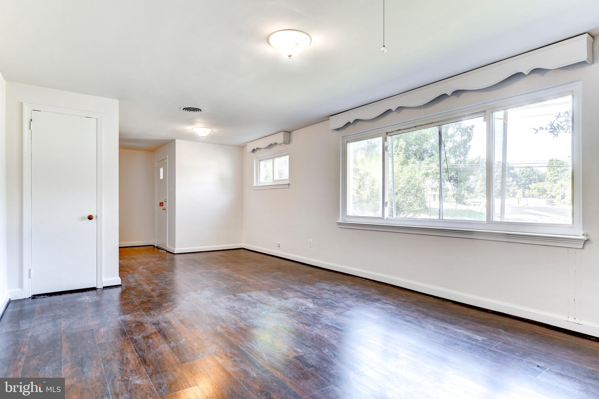 ROCK SPRING - Residential Lease