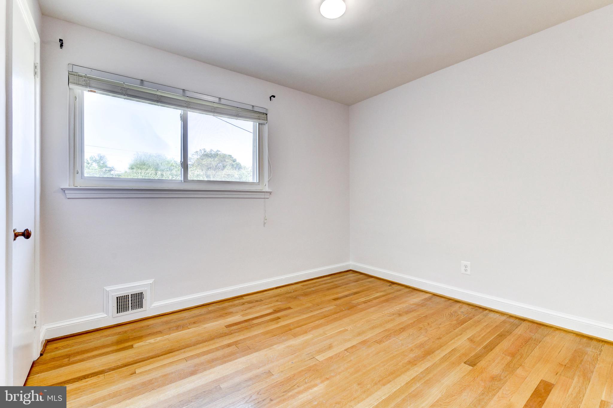 ROCK SPRING - Residential Lease