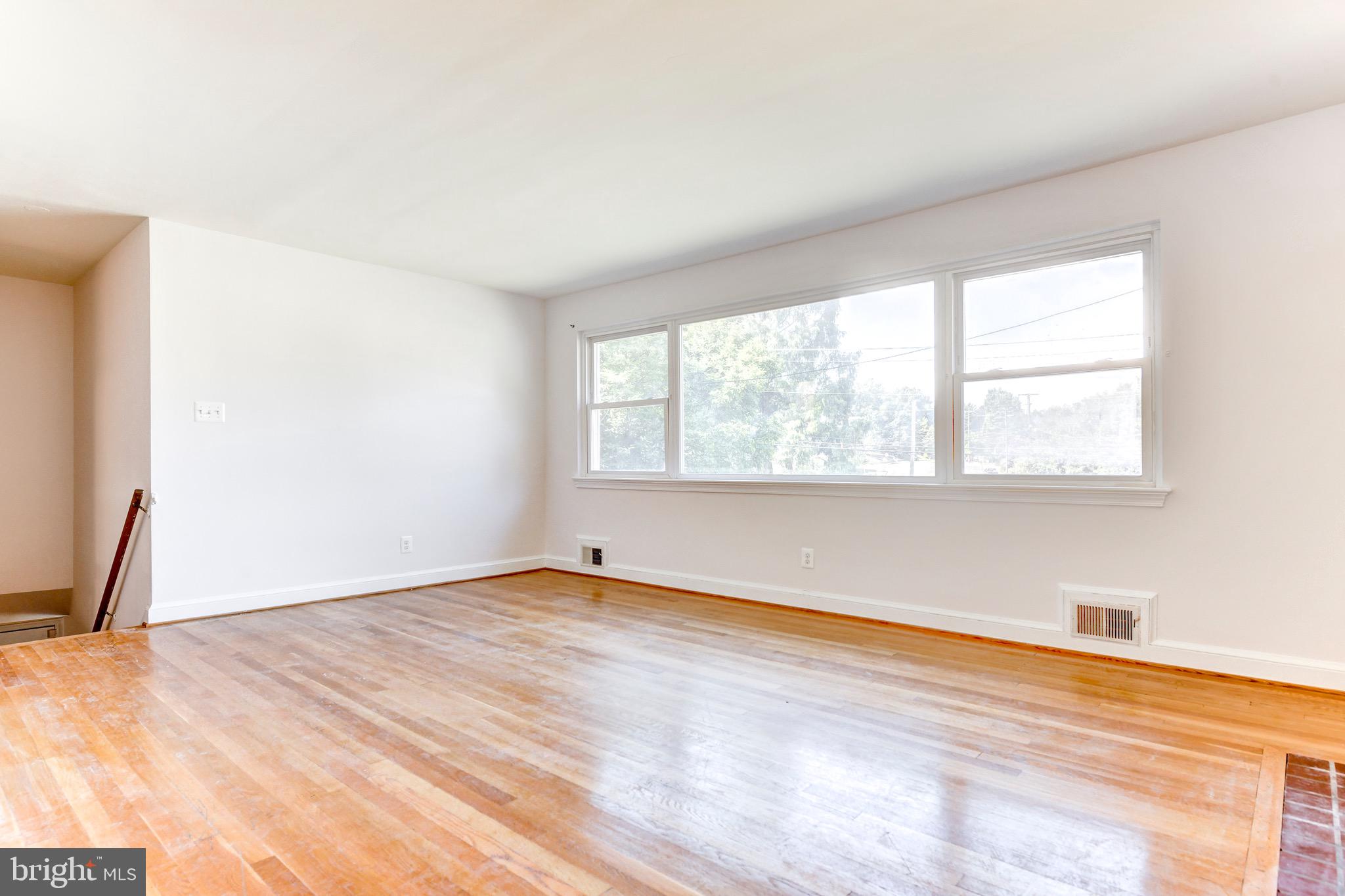 ROCK SPRING - Residential Lease