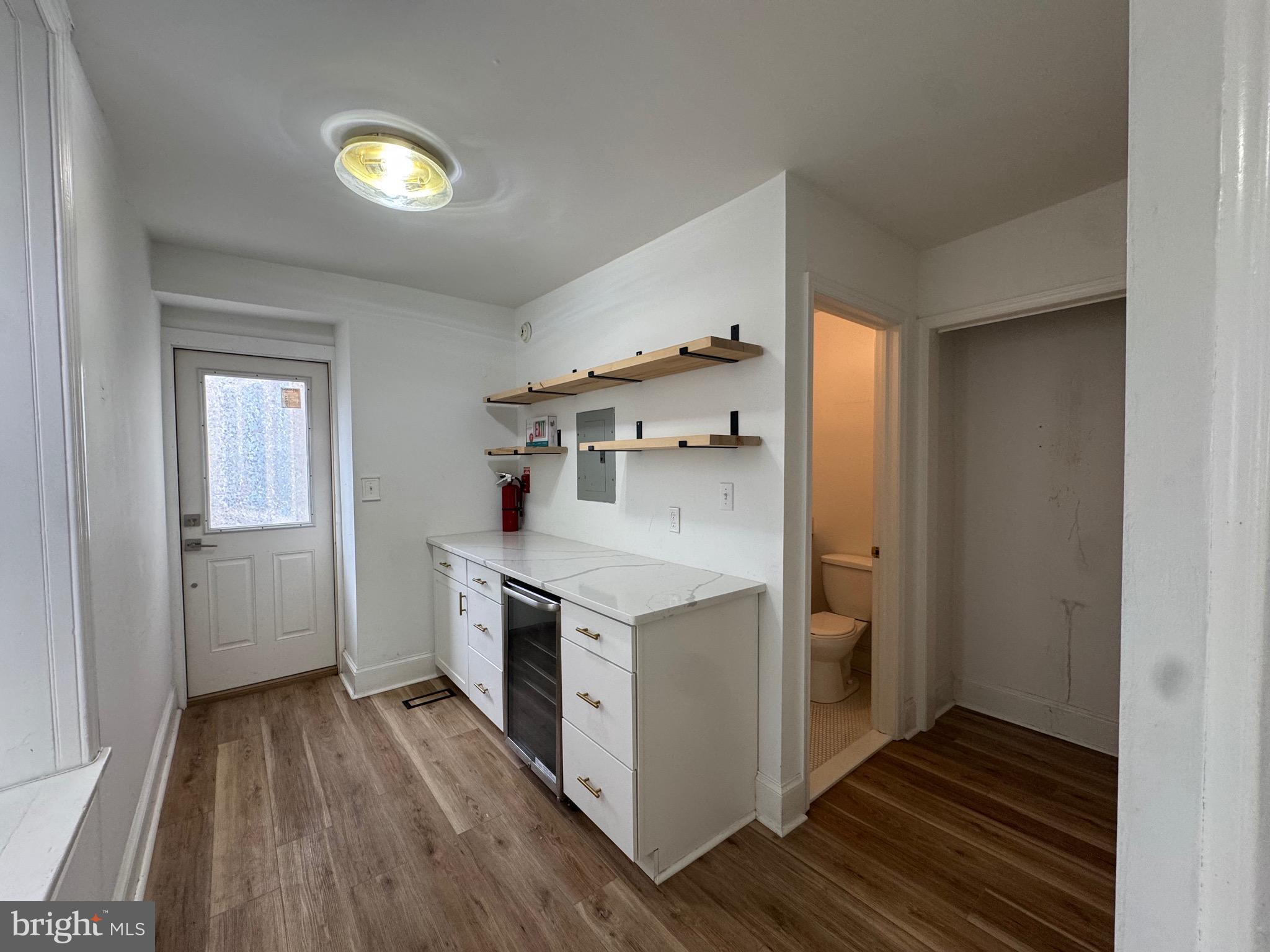 6112 GERMANTOWN AVENUE FIRST FLOOR FRONT