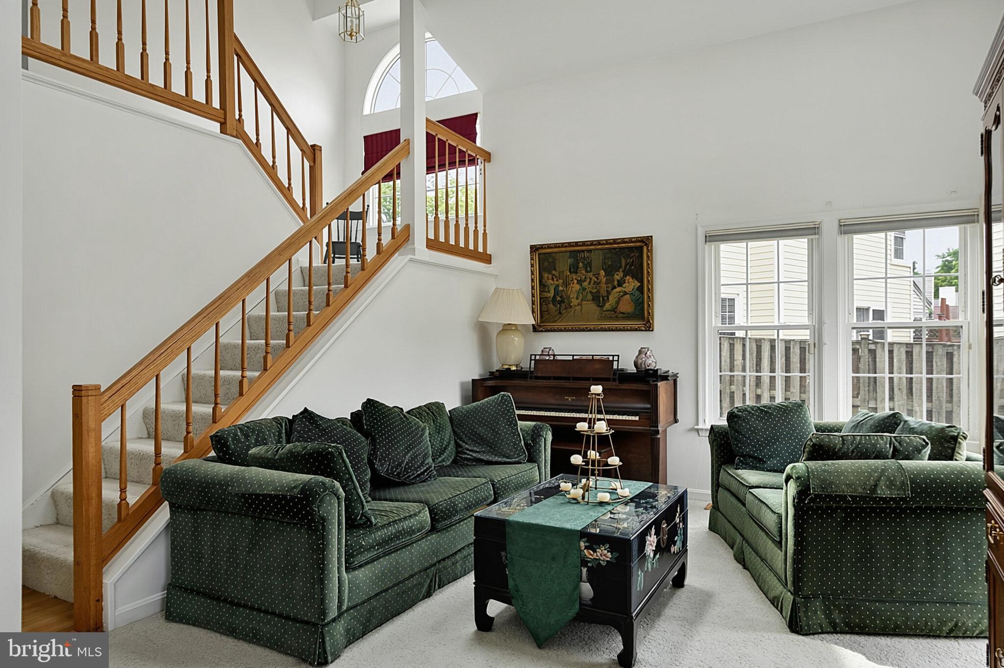 7521 CROSS GATE LANE