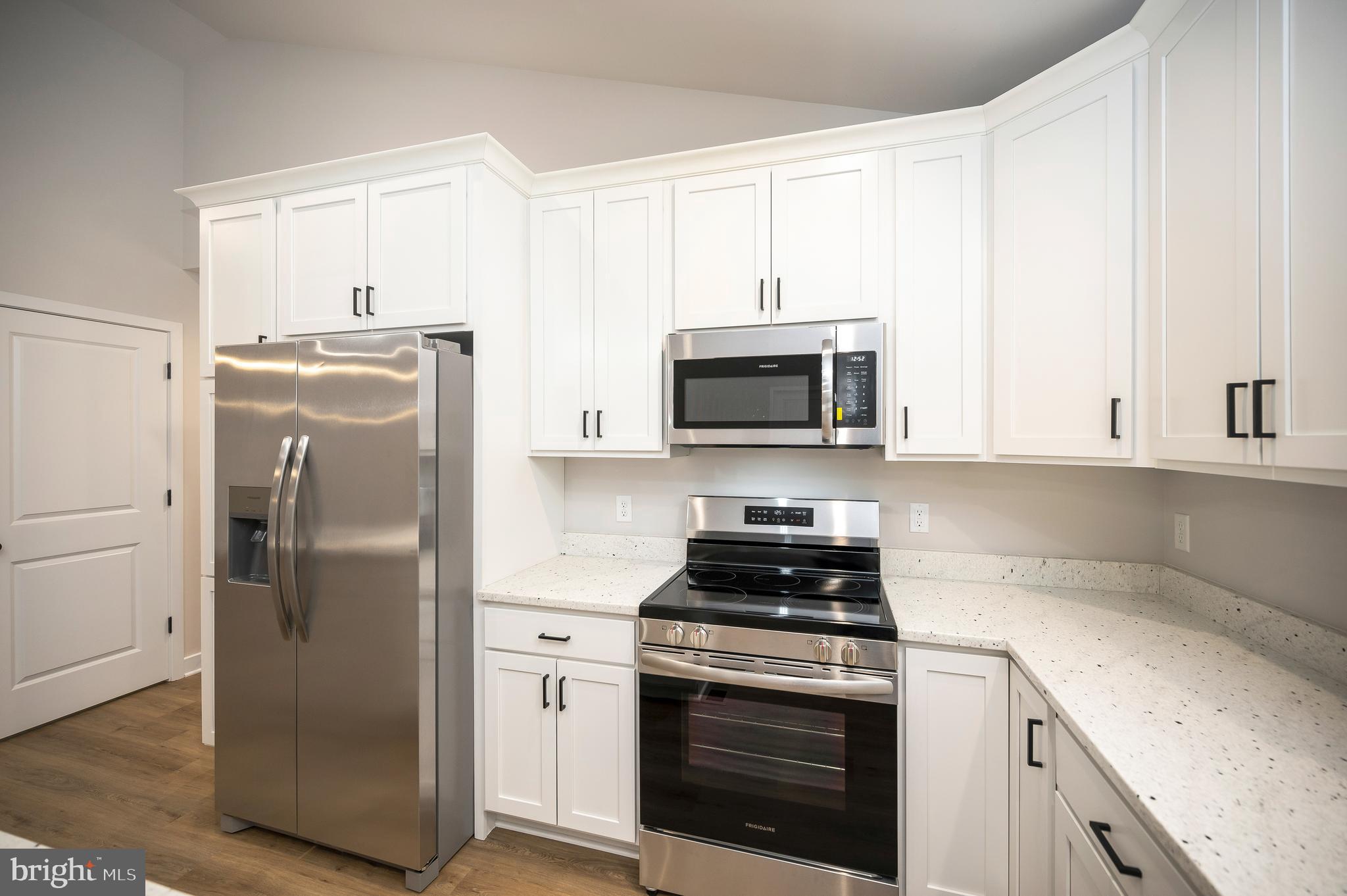 ROCKLAND CREEK ESTATES - Residential