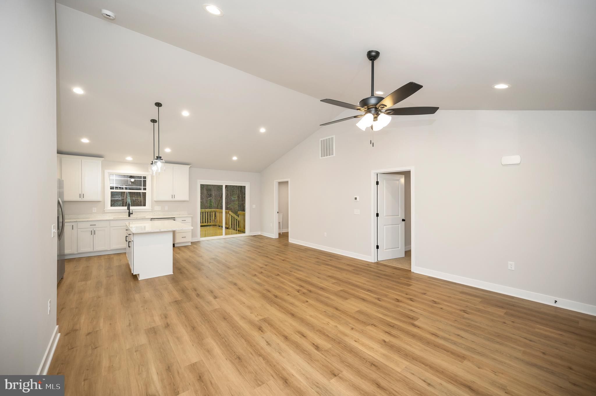 ROCKLAND CREEK ESTATES - Residential