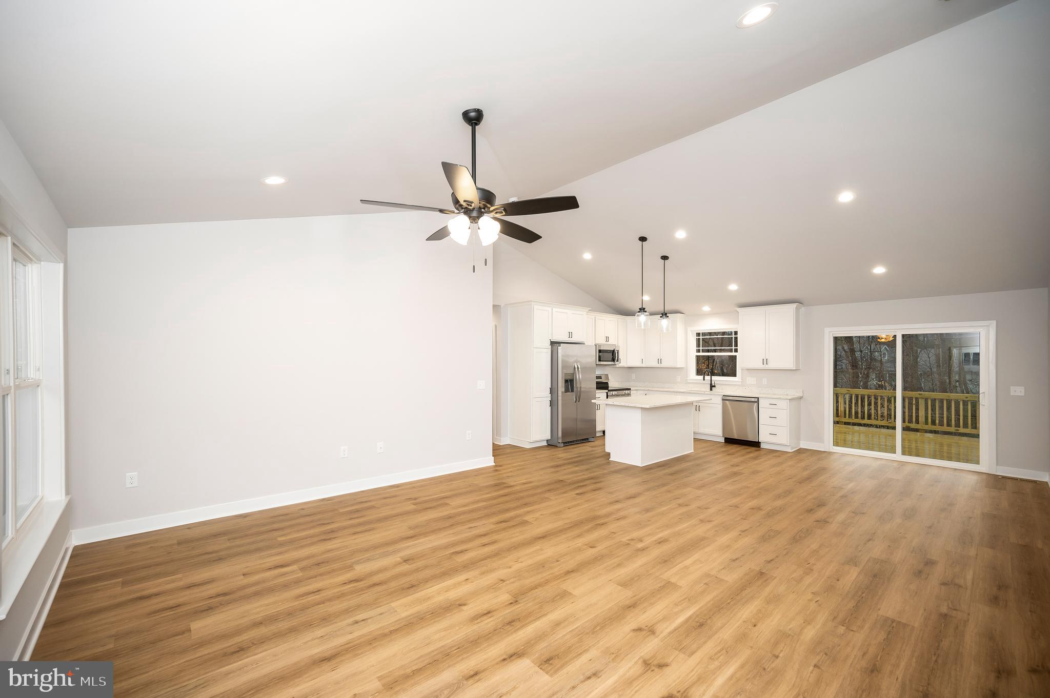 ROCKLAND CREEK ESTATES - Residential