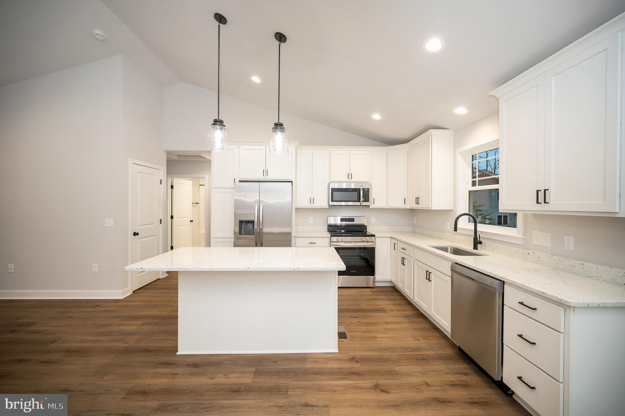 ROCKLAND CREEK ESTATES - Residential