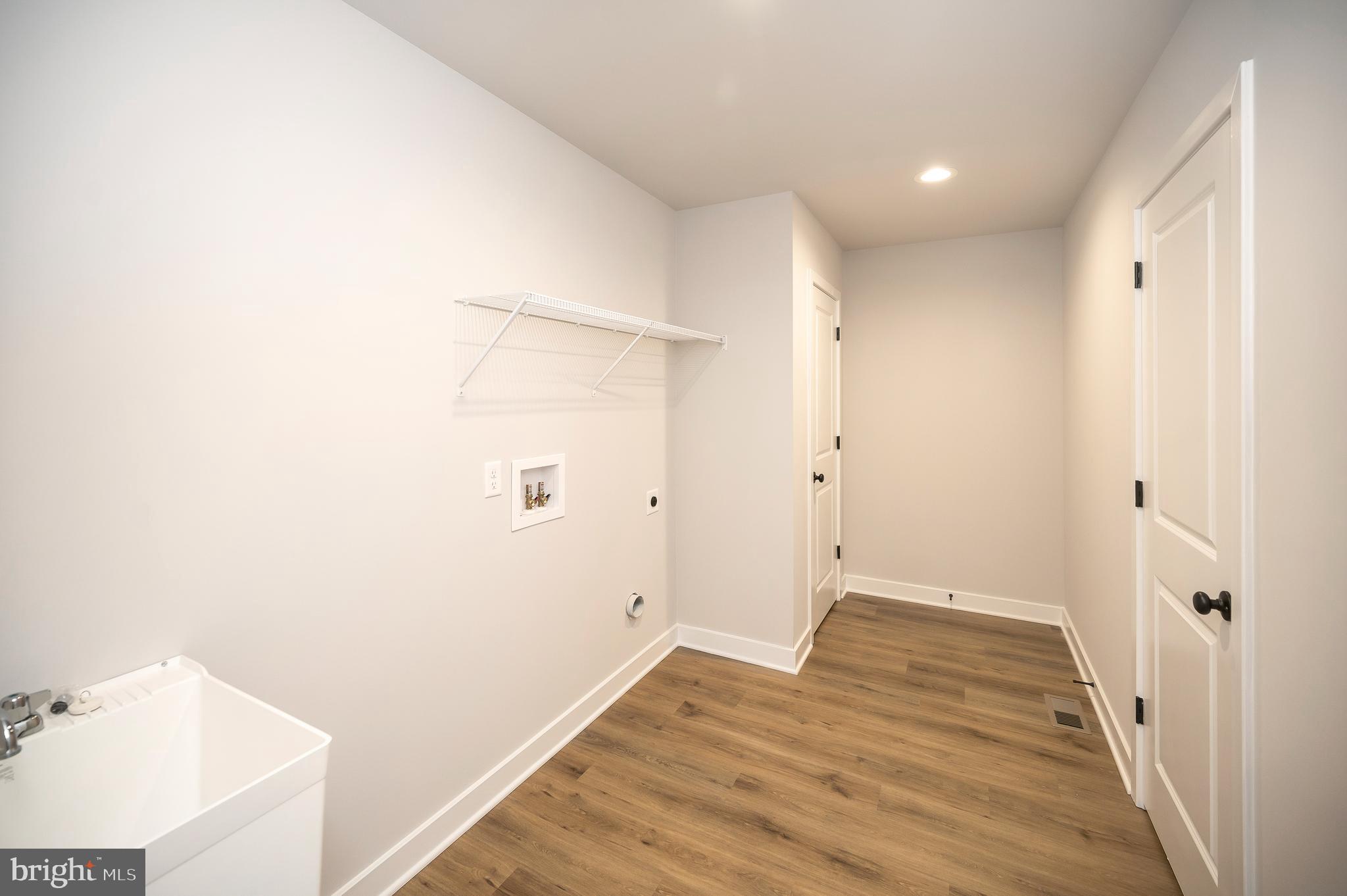 ROCKLAND CREEK ESTATES - Residential