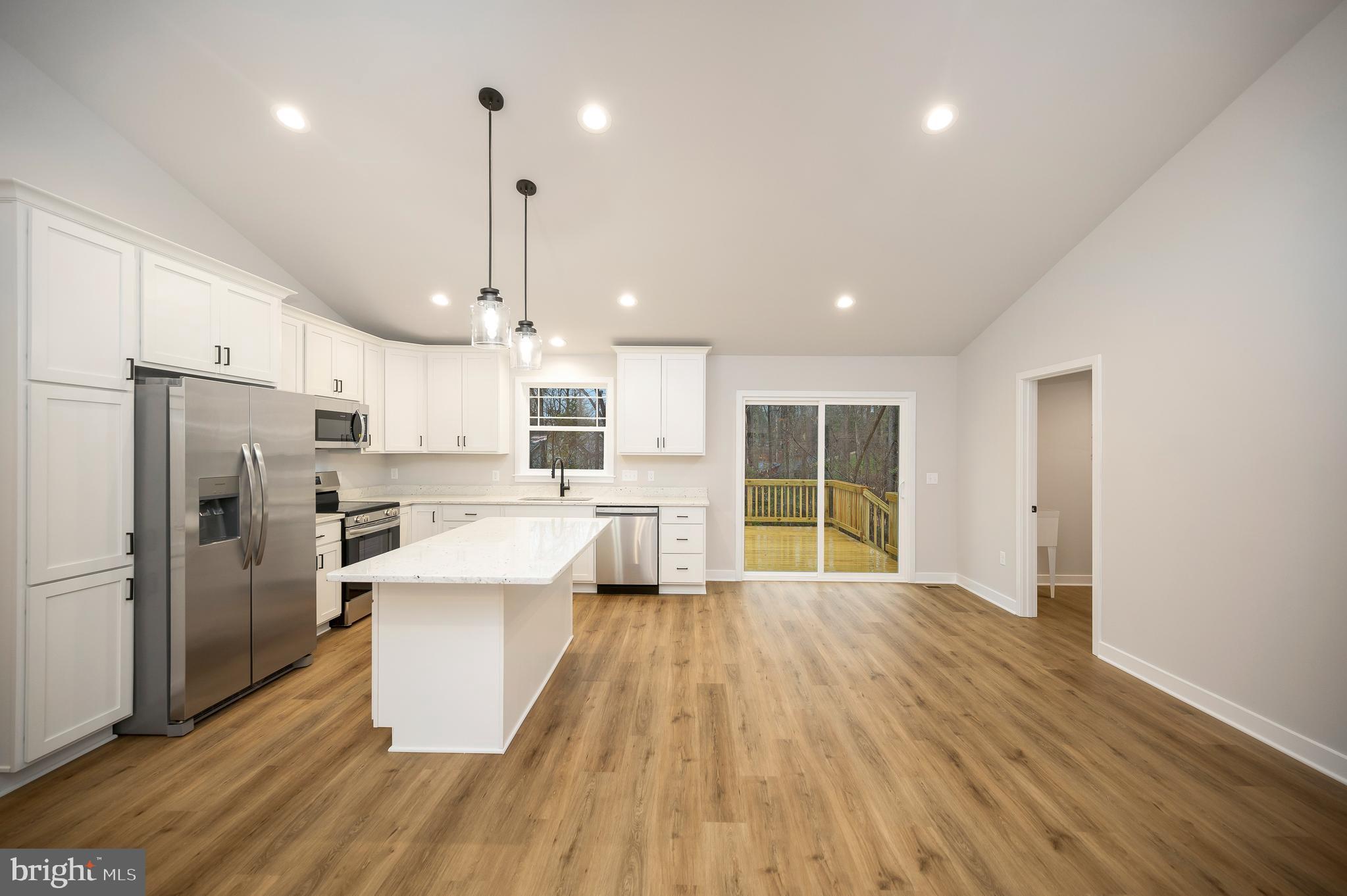 ROCKLAND CREEK ESTATES - Residential