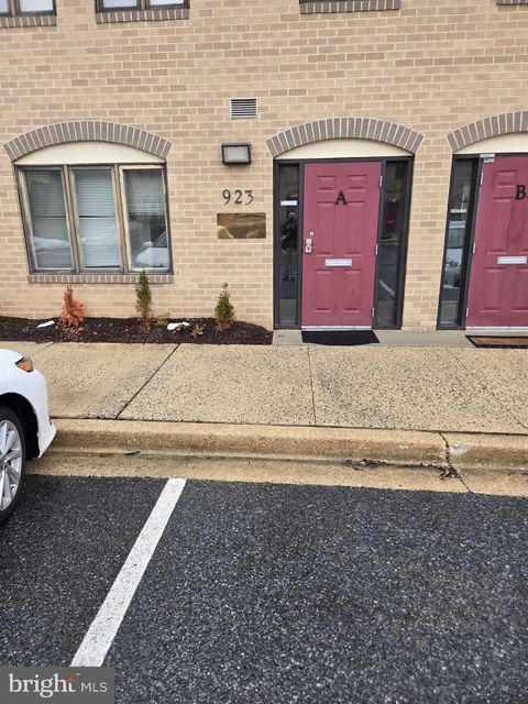 Photo of 923 - 923-A Russell Avenue #1102, GAITHERSBURG, MD 20879 (MLS # MDMC2219412)