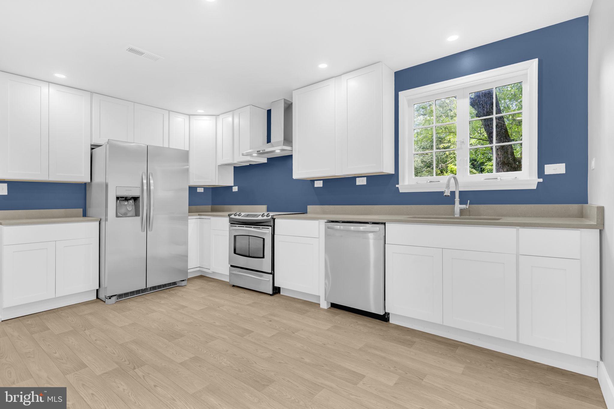 7109 WEBSTER LANE