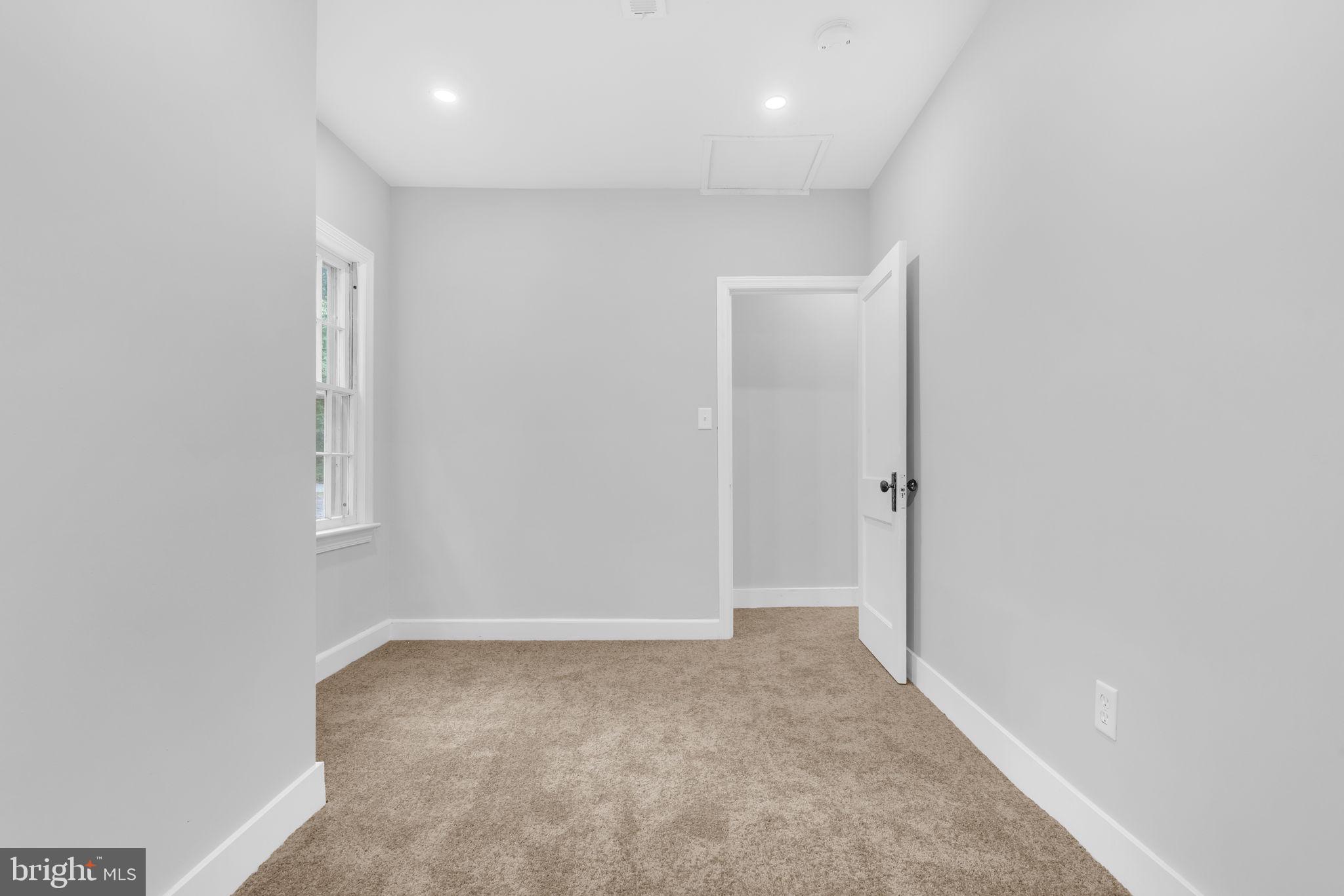 FORT WASHINGTON - Residential