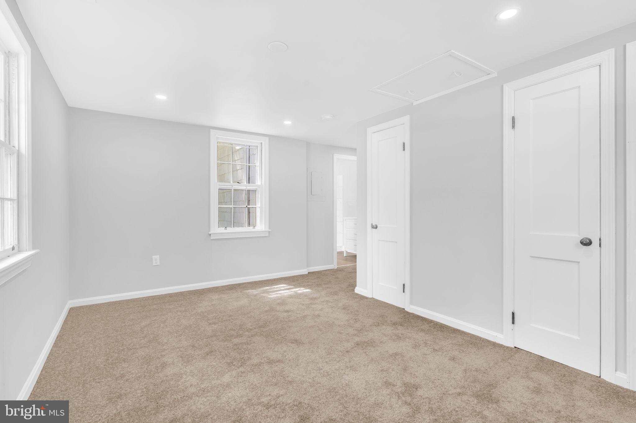 FORT WASHINGTON - Residential