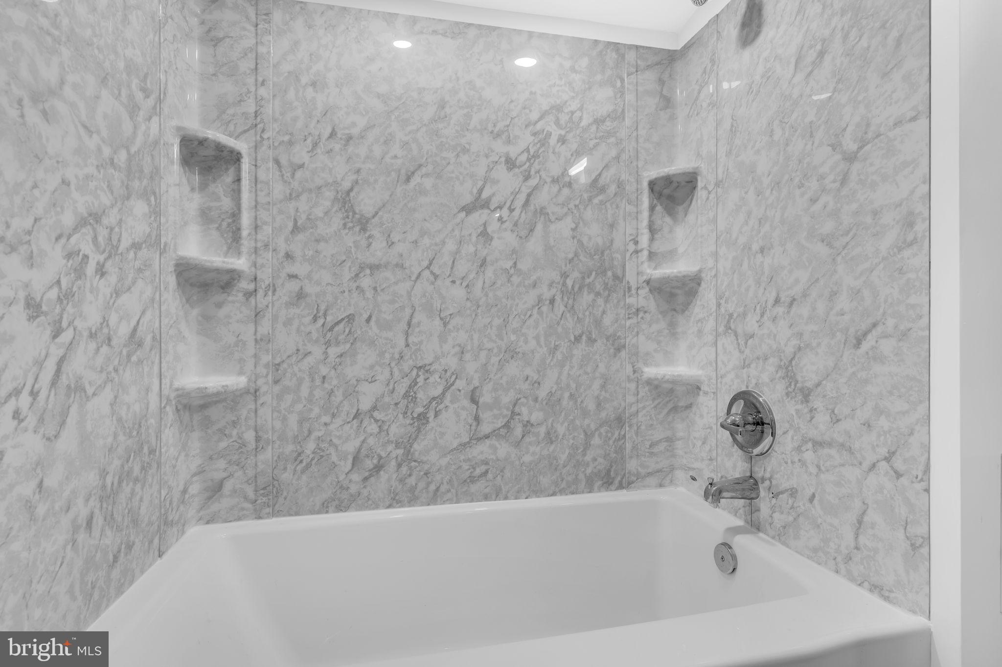 FORT WASHINGTON - Residential