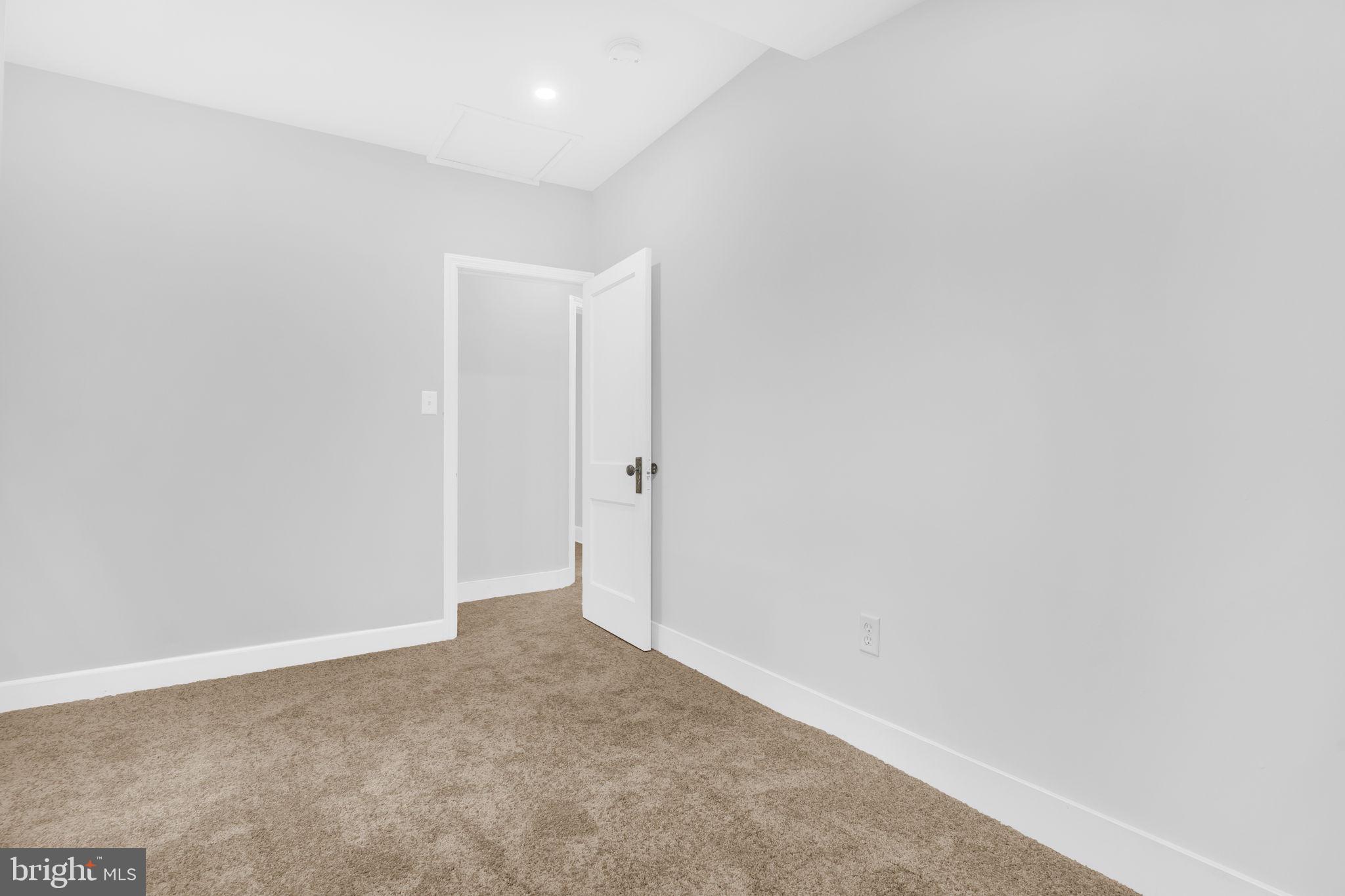 FORT WASHINGTON - Residential