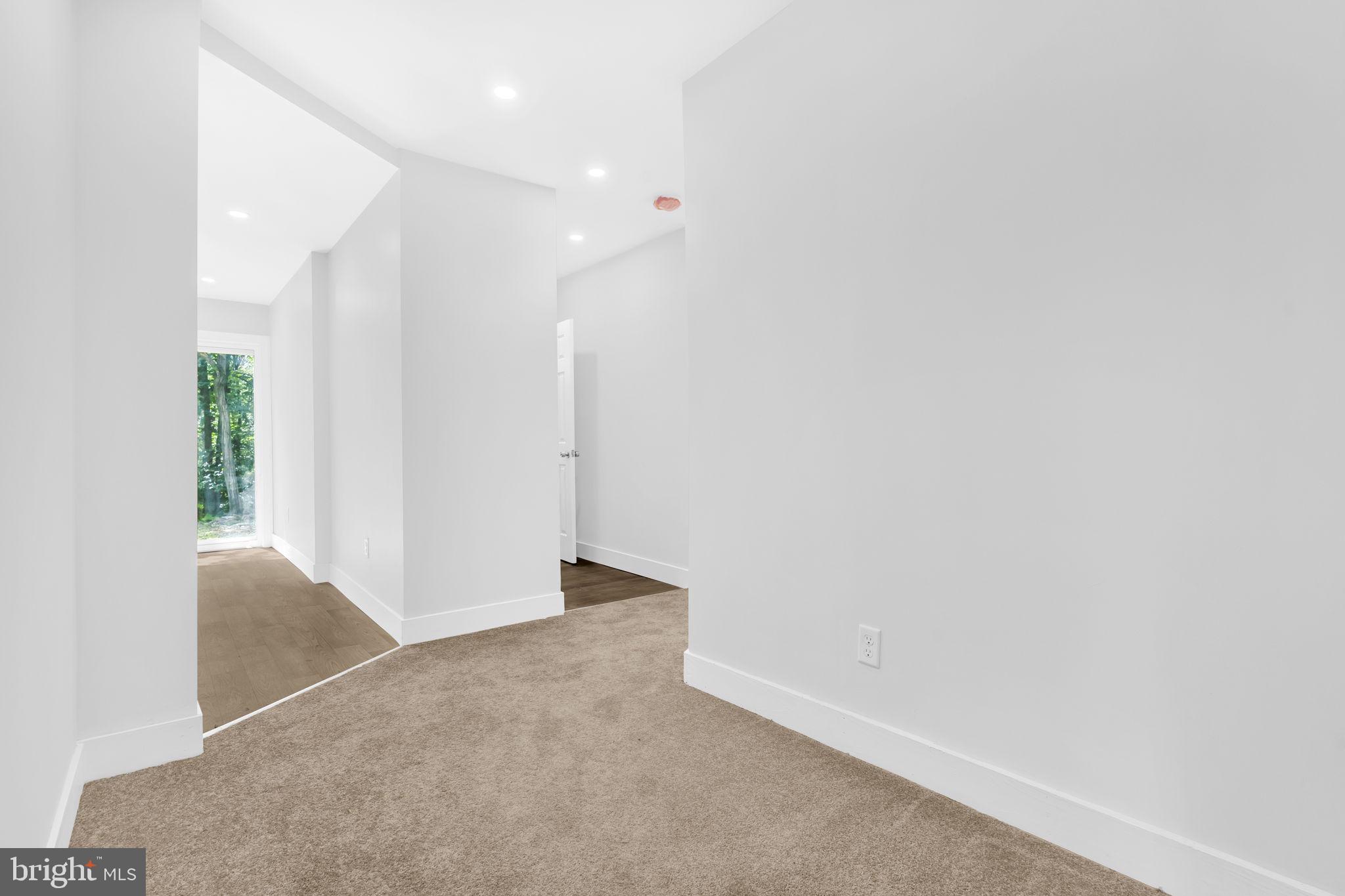 FORT WASHINGTON - Residential