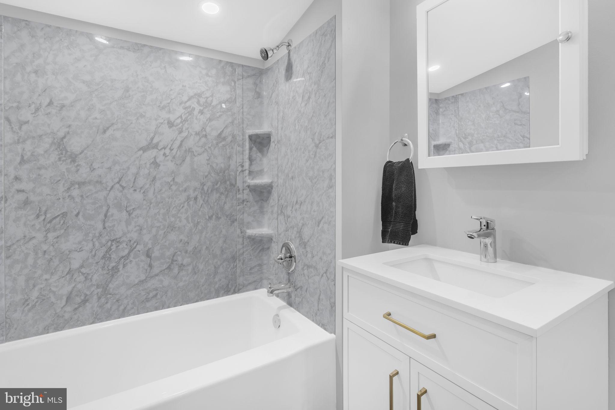 FORT WASHINGTON - Residential