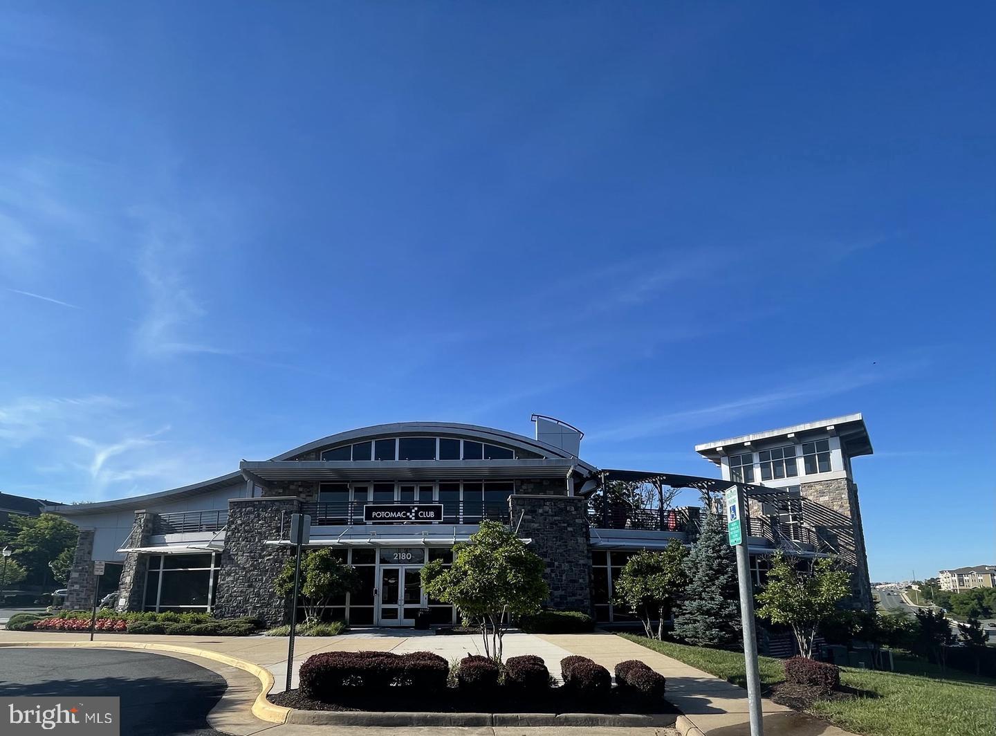 POTOMAC CLUB - Residential Lease