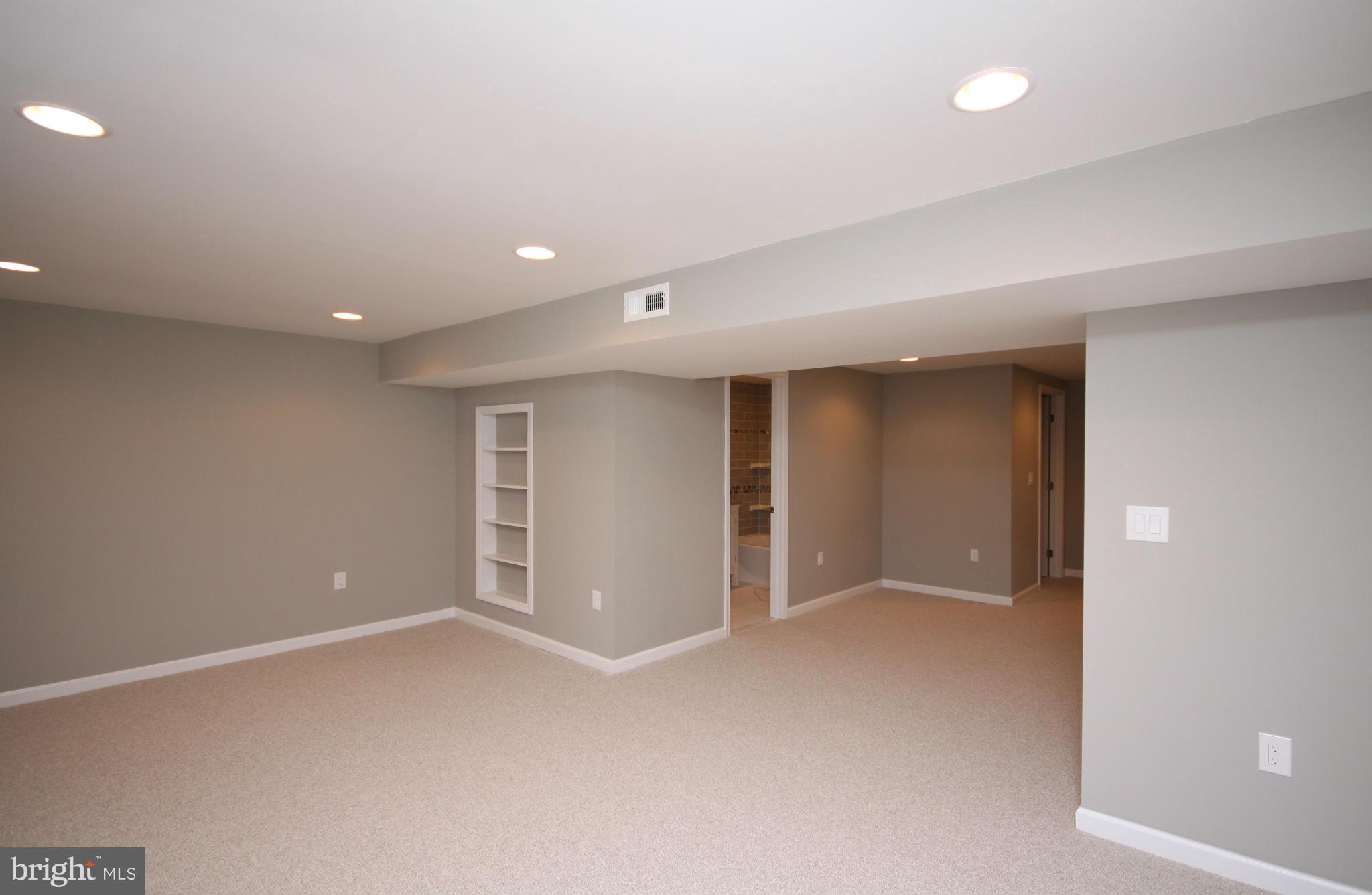 PINEDALE WOODS - Residential