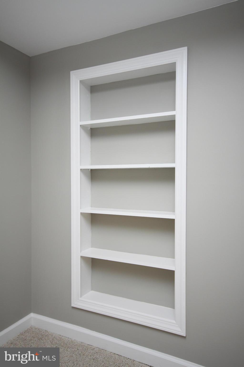 PINEDALE WOODS - Residential