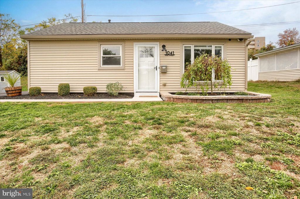 Photo of 1041 N Pine Street, MIDDLETOWN, PA 17057 (MLS # PADA2050882)