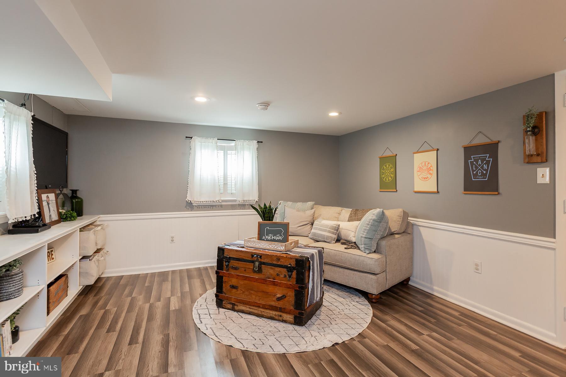 COUNTRY CLUB HEIGHTS - Residential