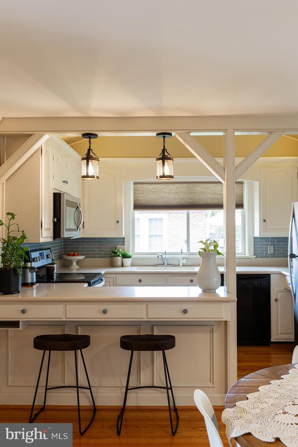 COUNTRY CLUB HEIGHTS - Residential