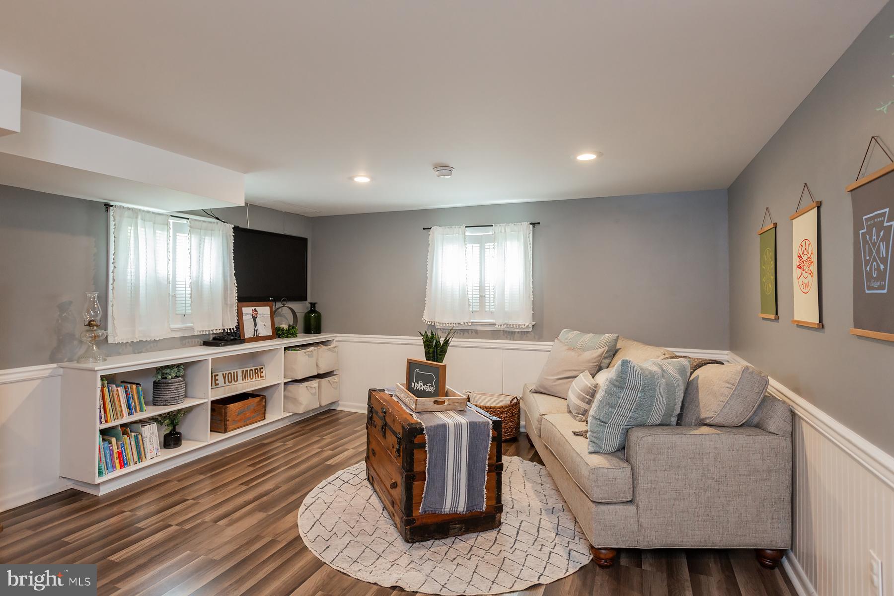 COUNTRY CLUB HEIGHTS - Residential